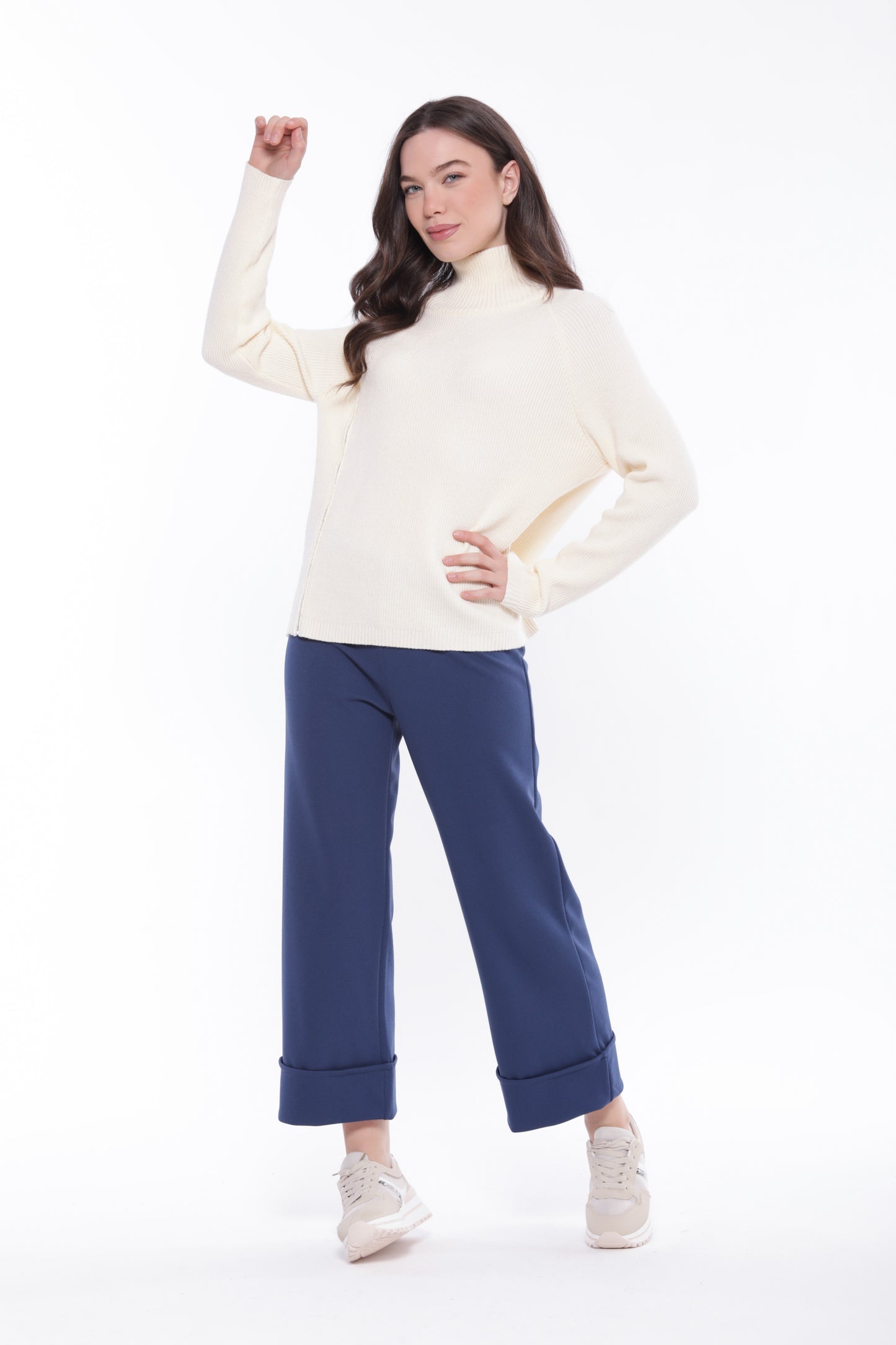 PANTALONE CON RISLVOLTO IN CREPE
