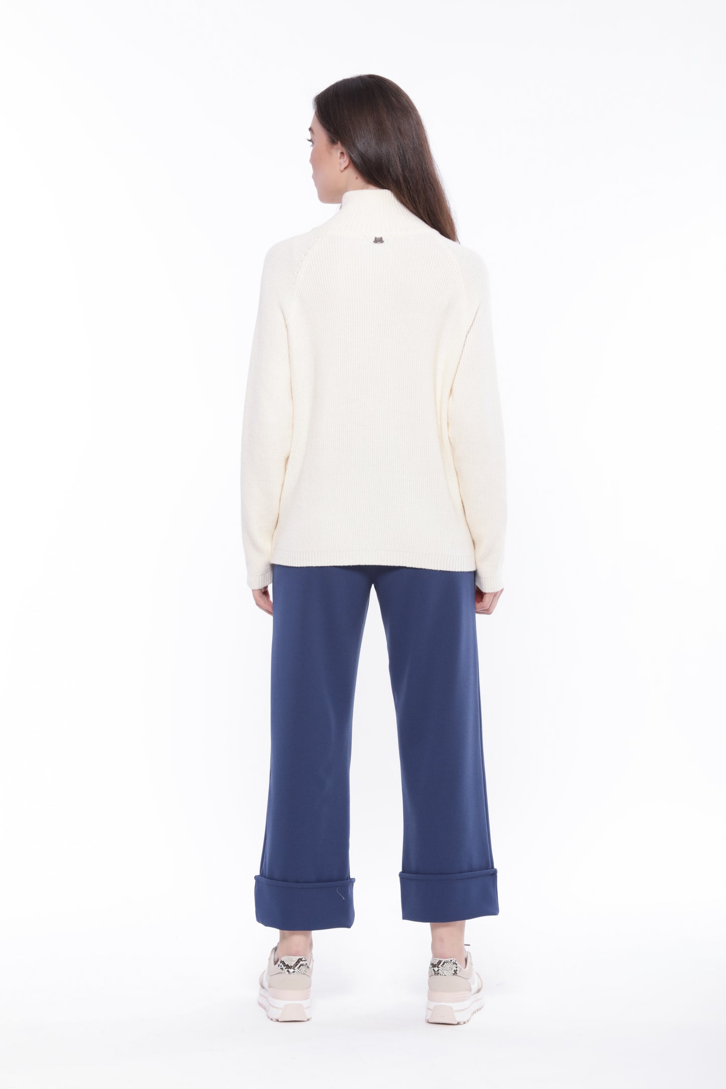 PANTALONE CON RISLVOLTO IN CREPE