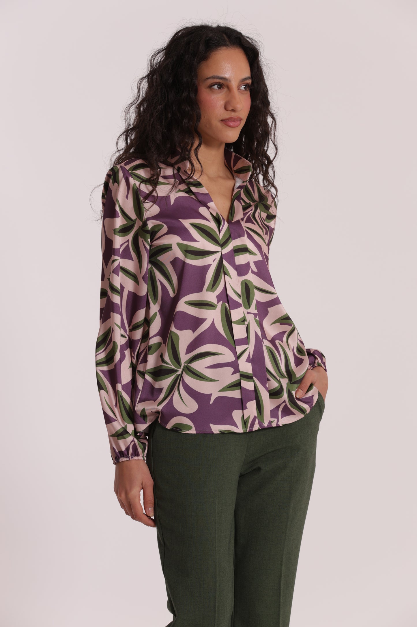 BLUSA SCOLLO A V FANTASIA BOTANICA