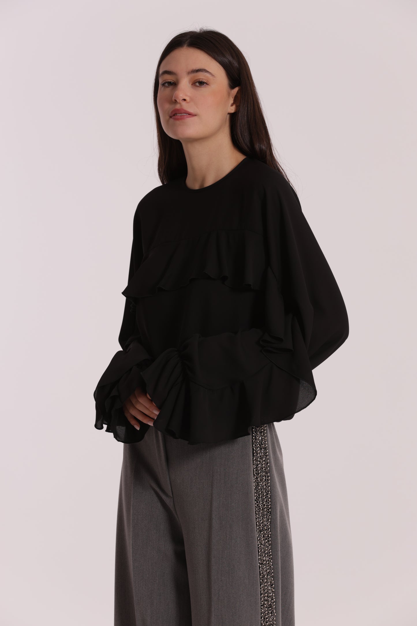 BLUSA CON ROUCHES