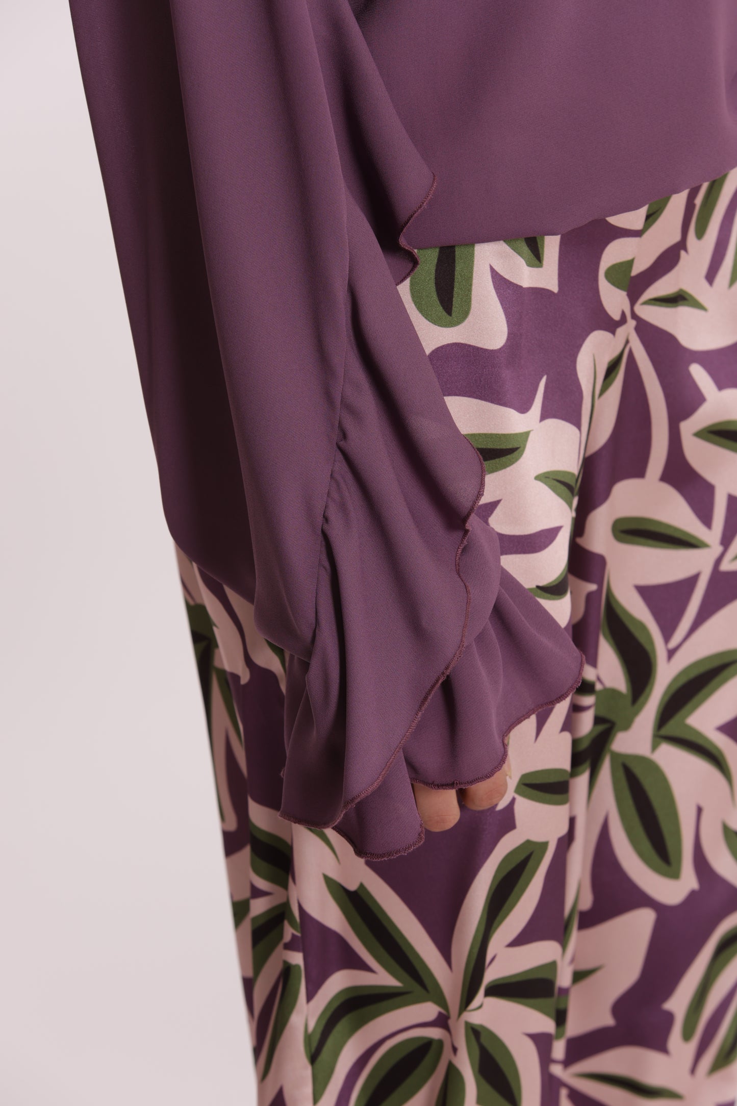 BLUSA CON ROUCHES