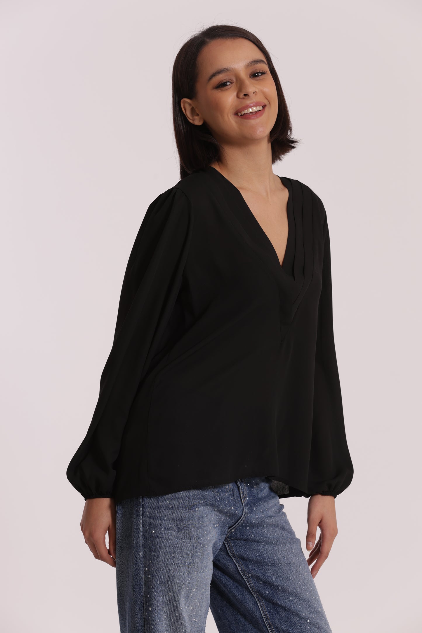 BLUSA SCOLLO A V CON DETTAGLIO SU COLLO