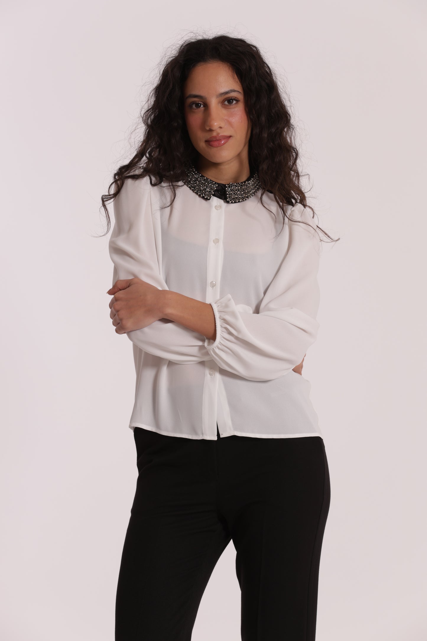 CAMICIA CON COLLO RICAMATO
