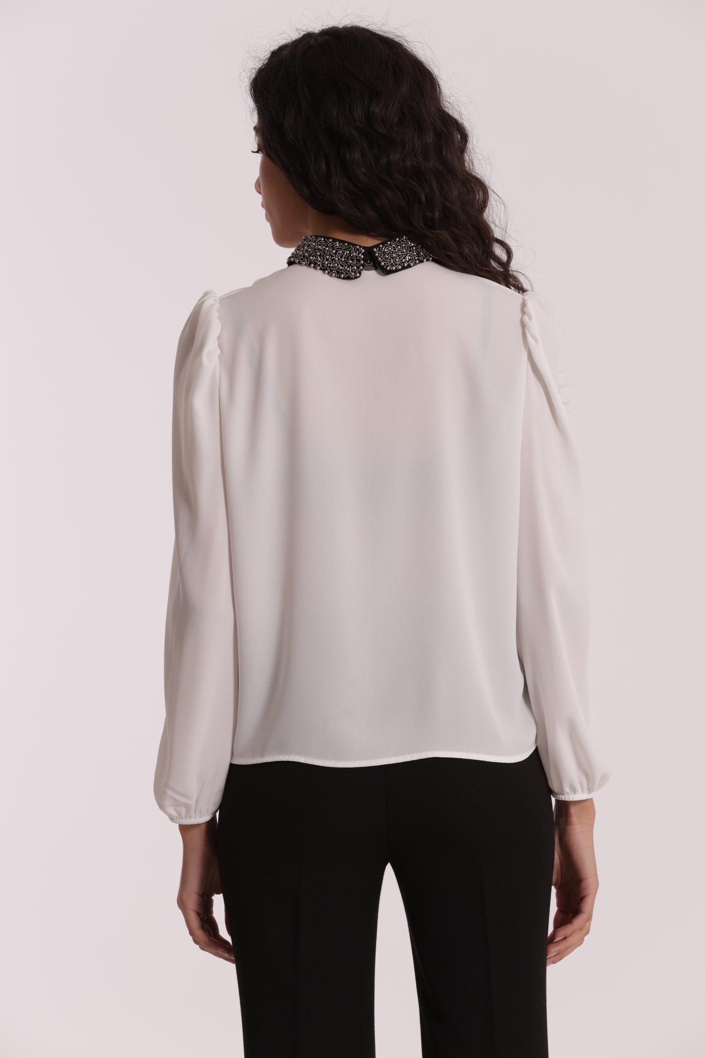 CAMICIA CON COLLO RICAMATO