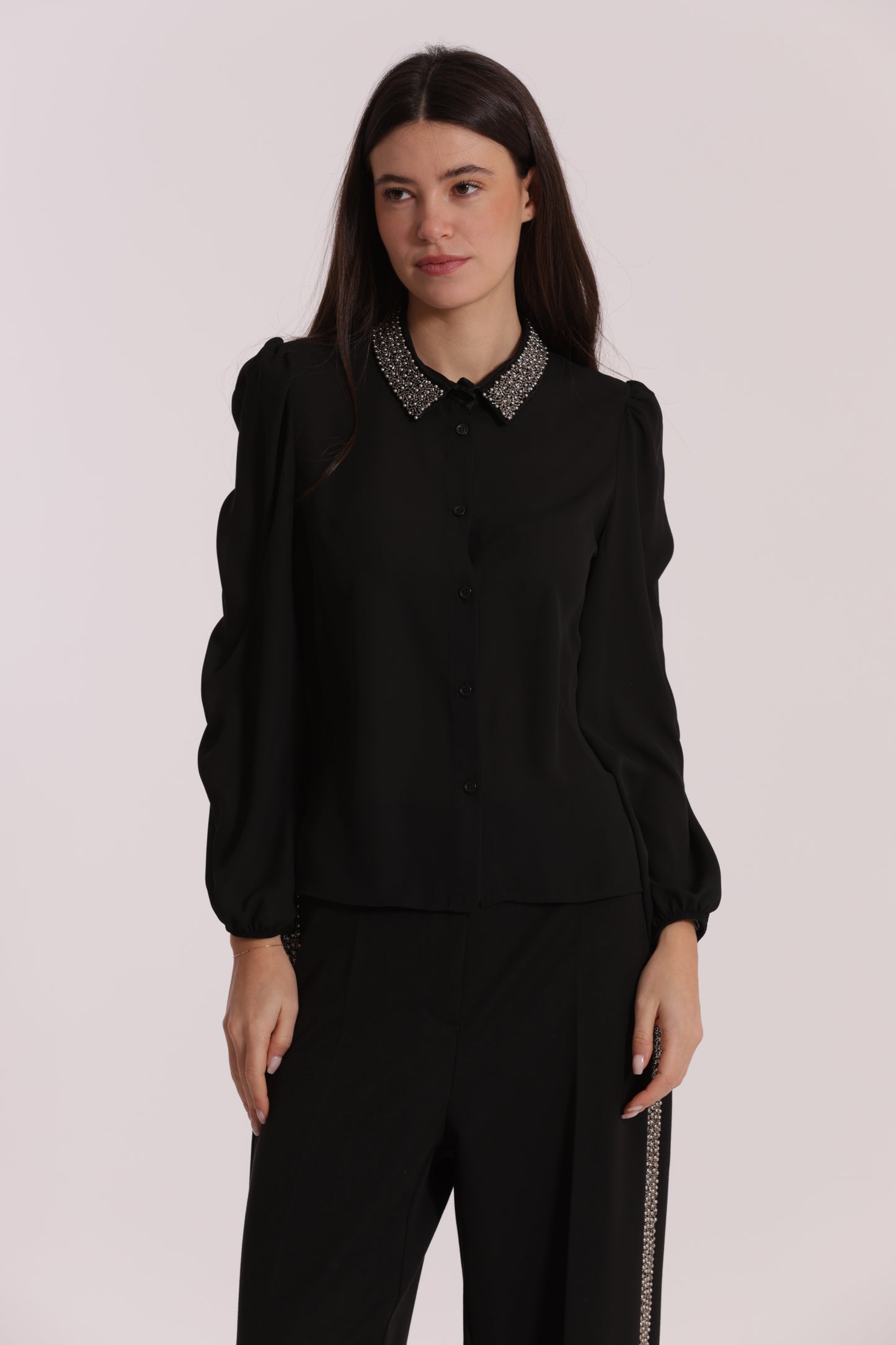CAMICIA CON COLLO RICAMATO
