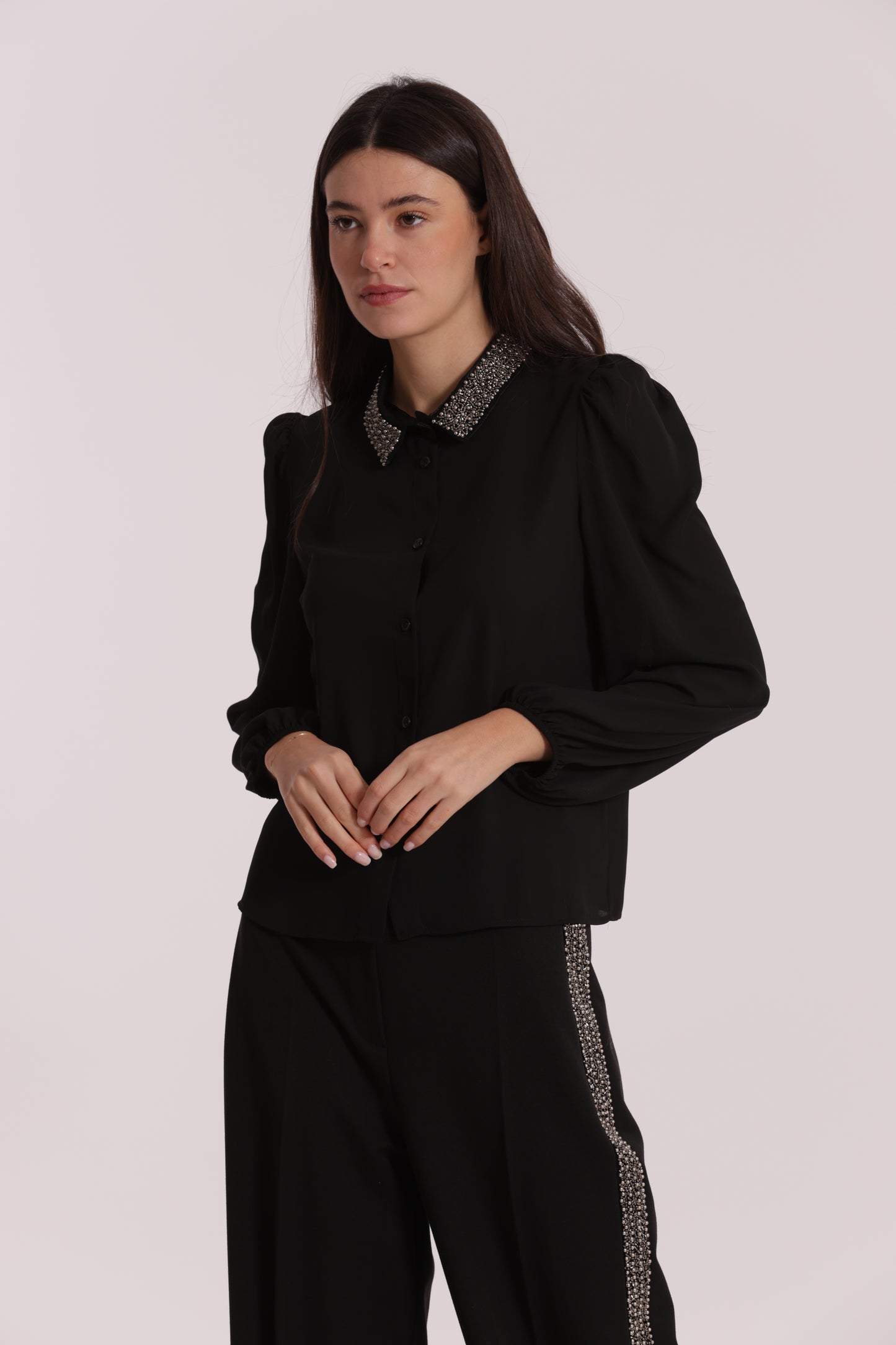CAMICIA CON COLLO RICAMATO