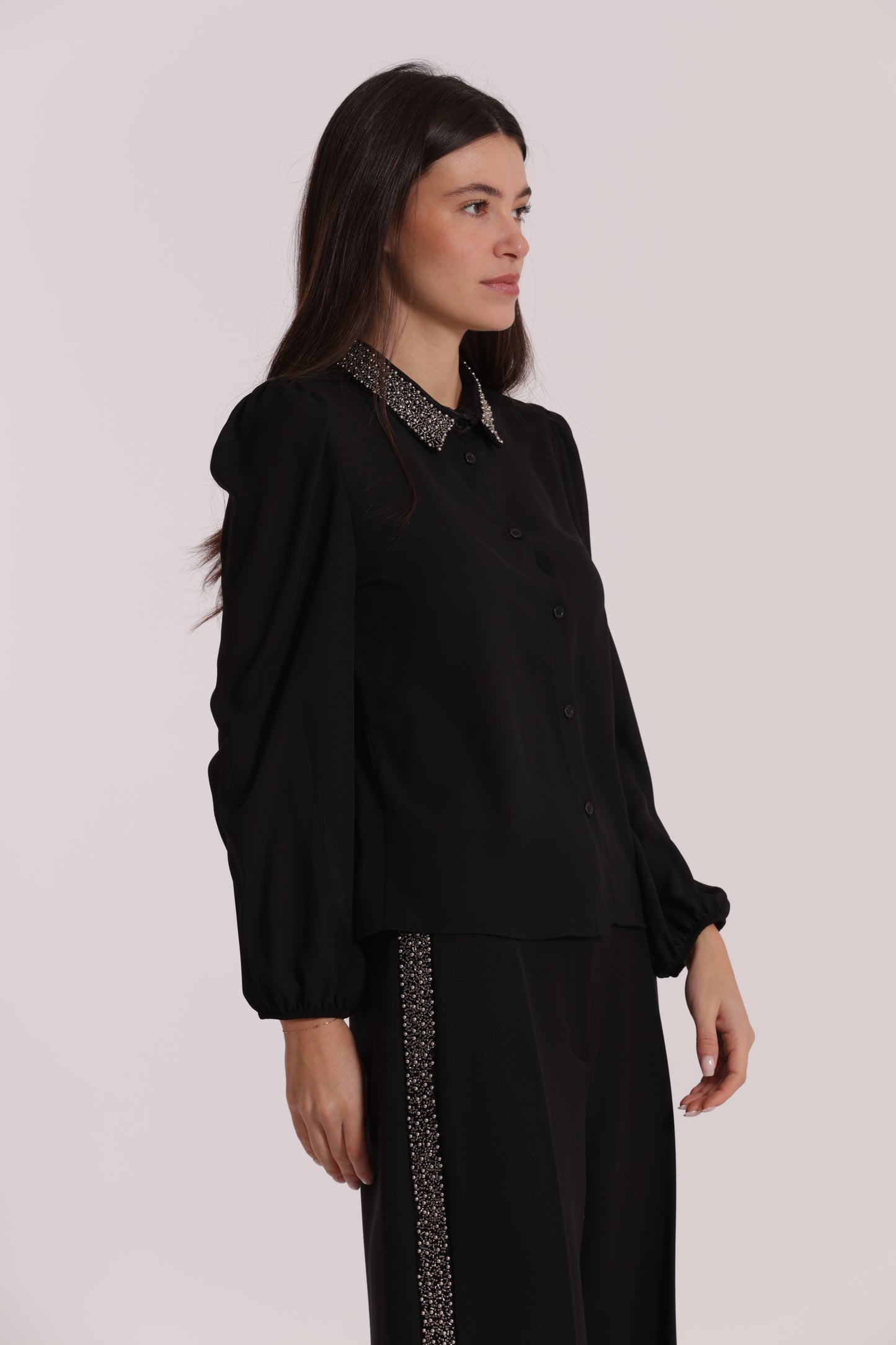 CAMICIA CON COLLO RICAMATO