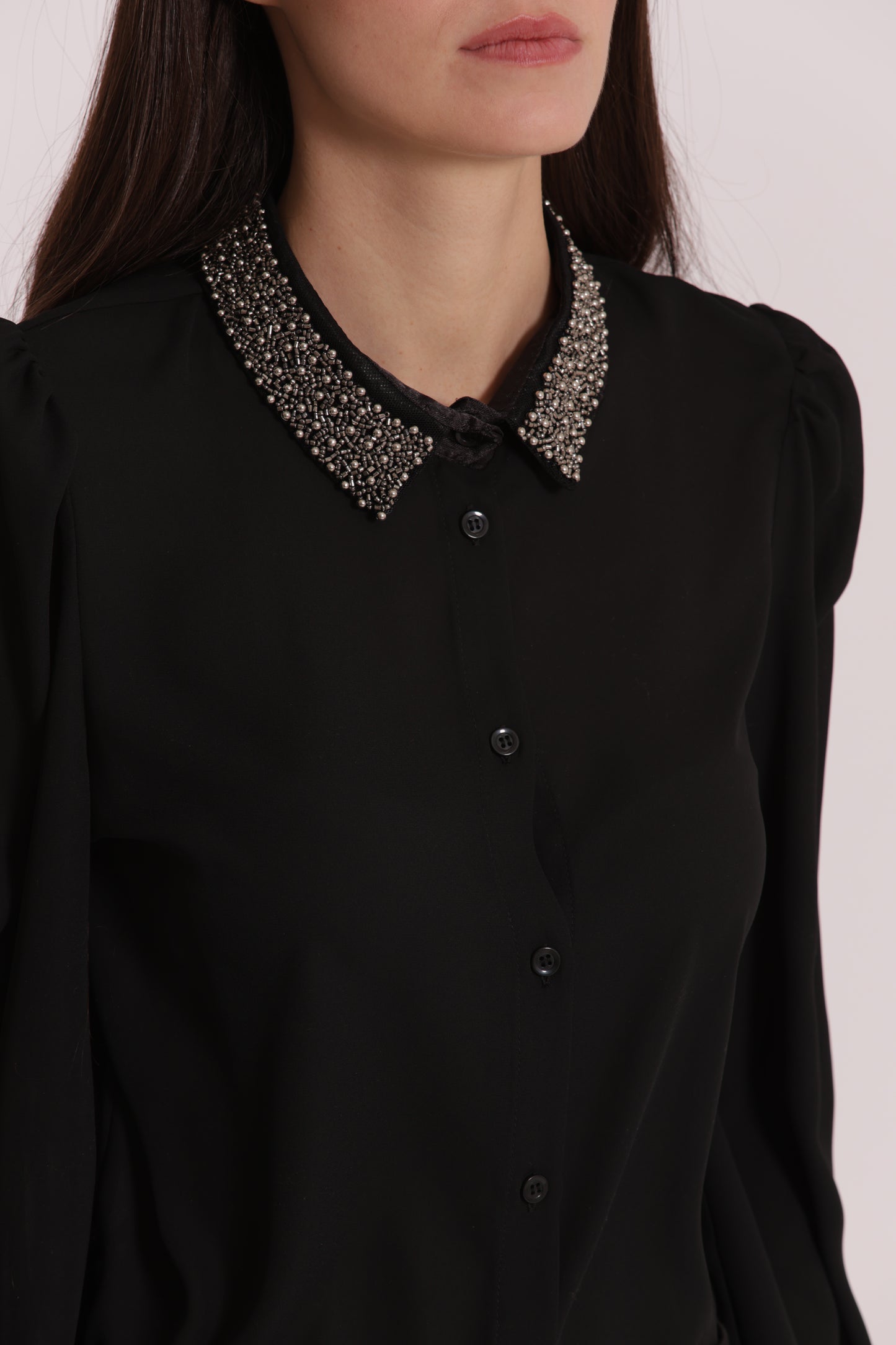 CAMICIA CON COLLO RICAMATO