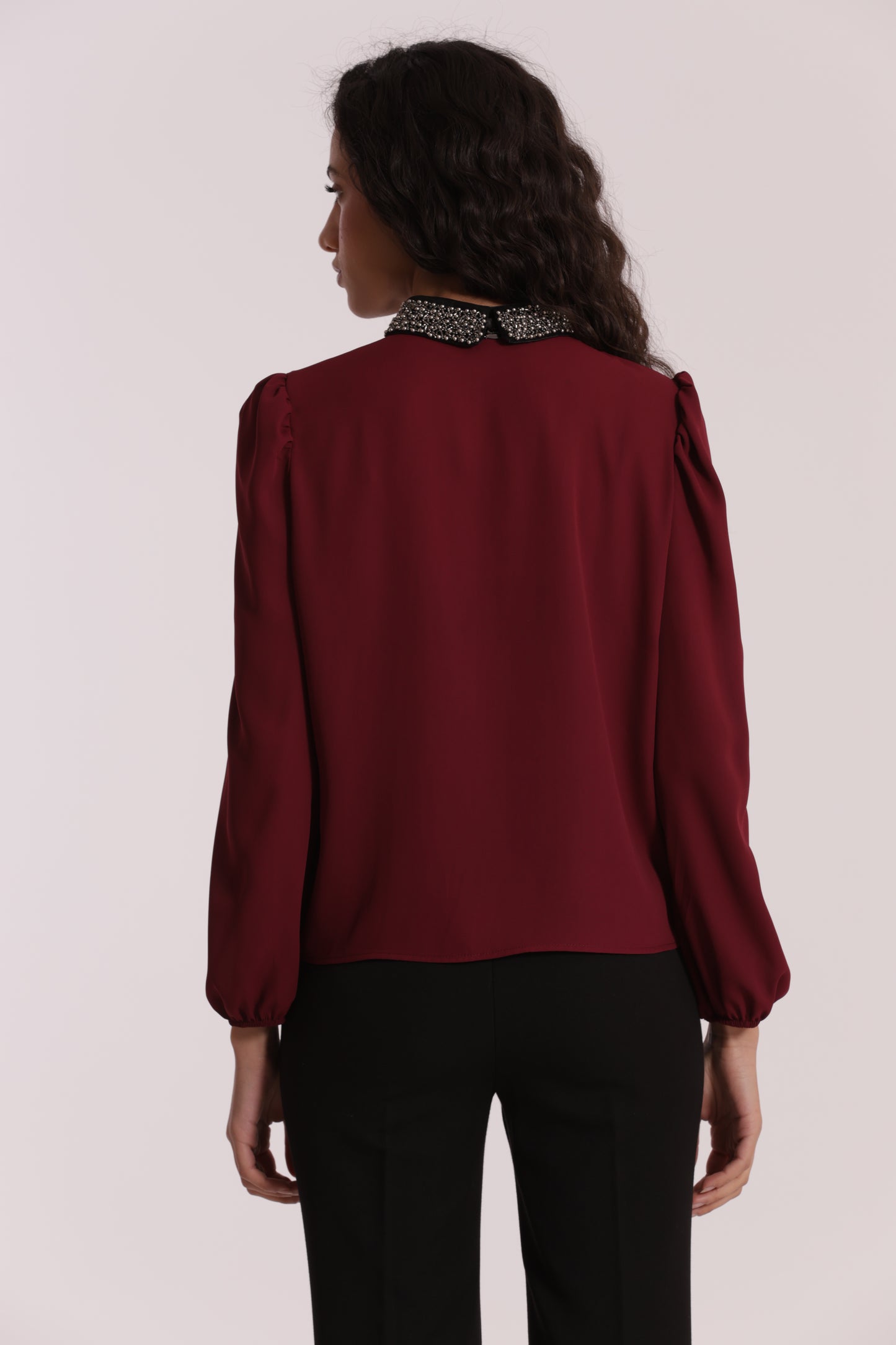 CAMICIA CON COLLO RICAMATO