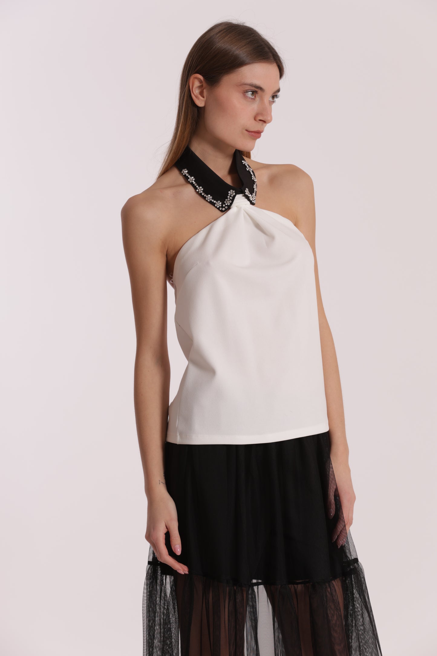 TOP CON COLLETTO DI STRASS