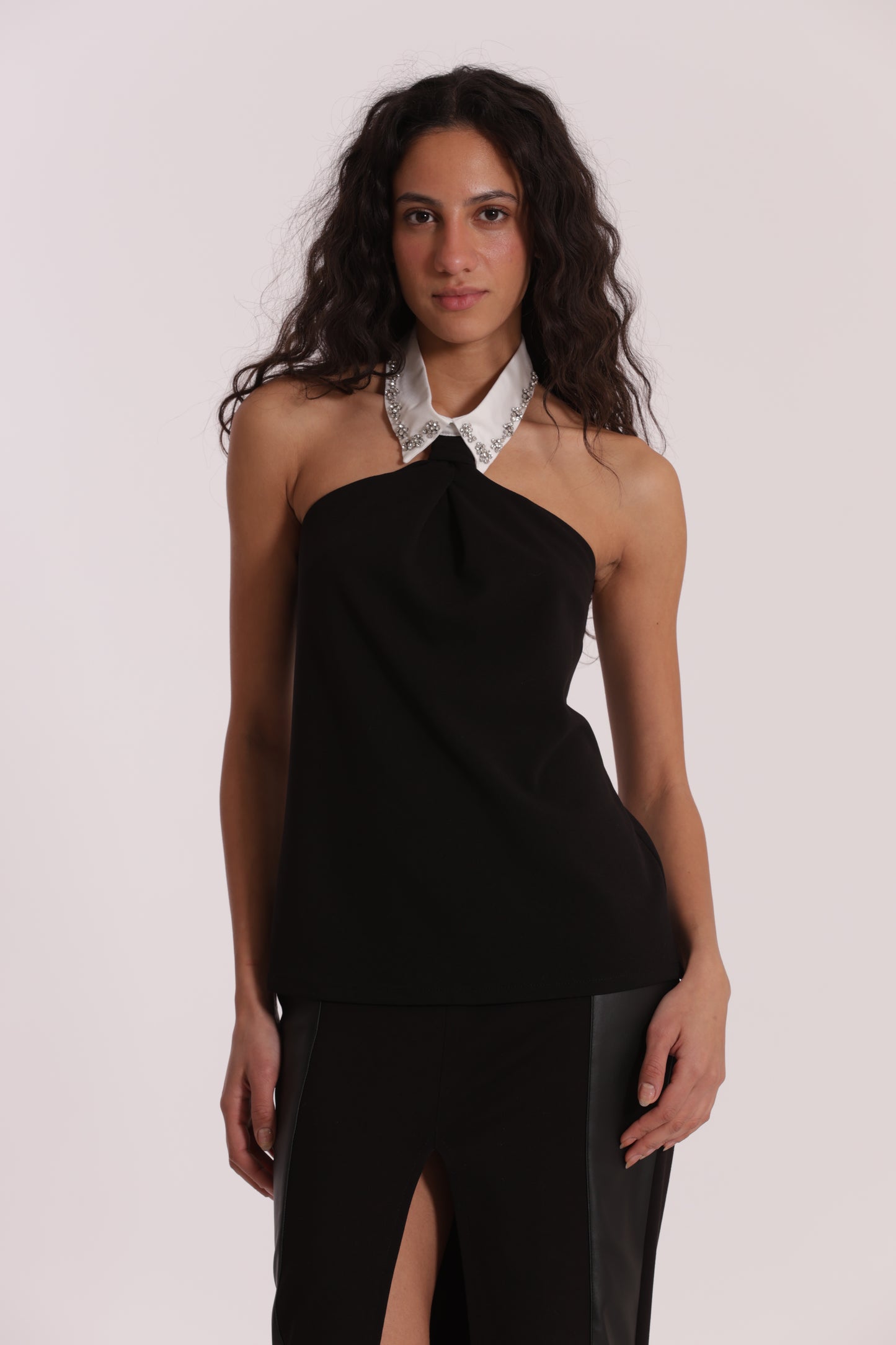 TOP CON COLLETTO DI STRASS