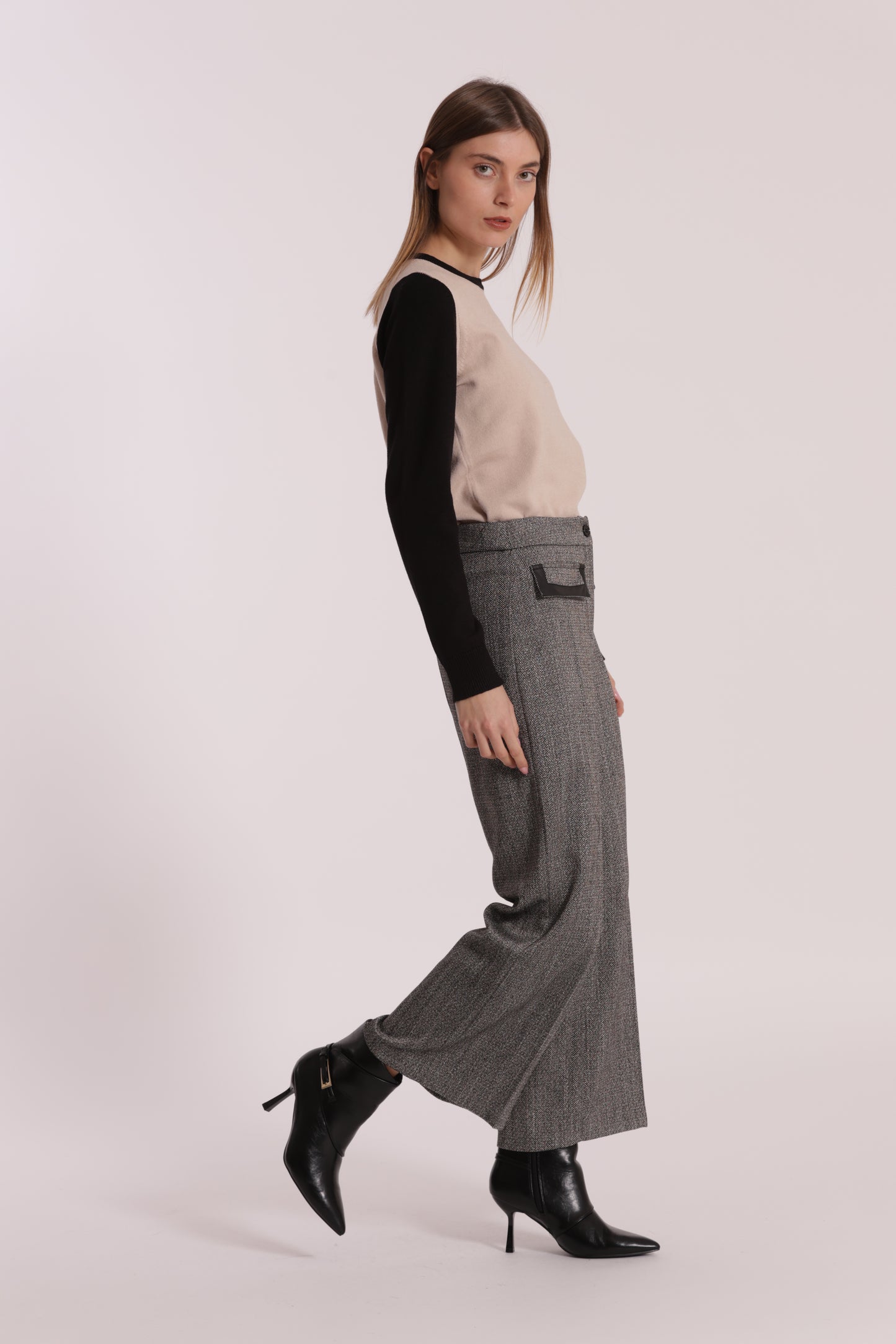PANTALONE CROPPED TESSUTO SPIGATO DETTAGLI IN SIMIL PELLE