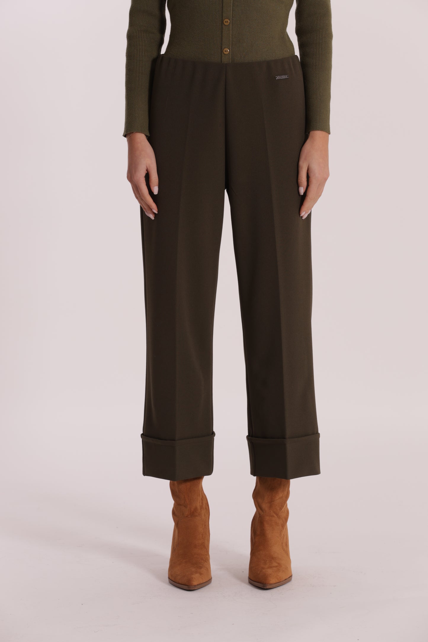 PANTALONE CROPPED CON RISVOLTO IN CREPE