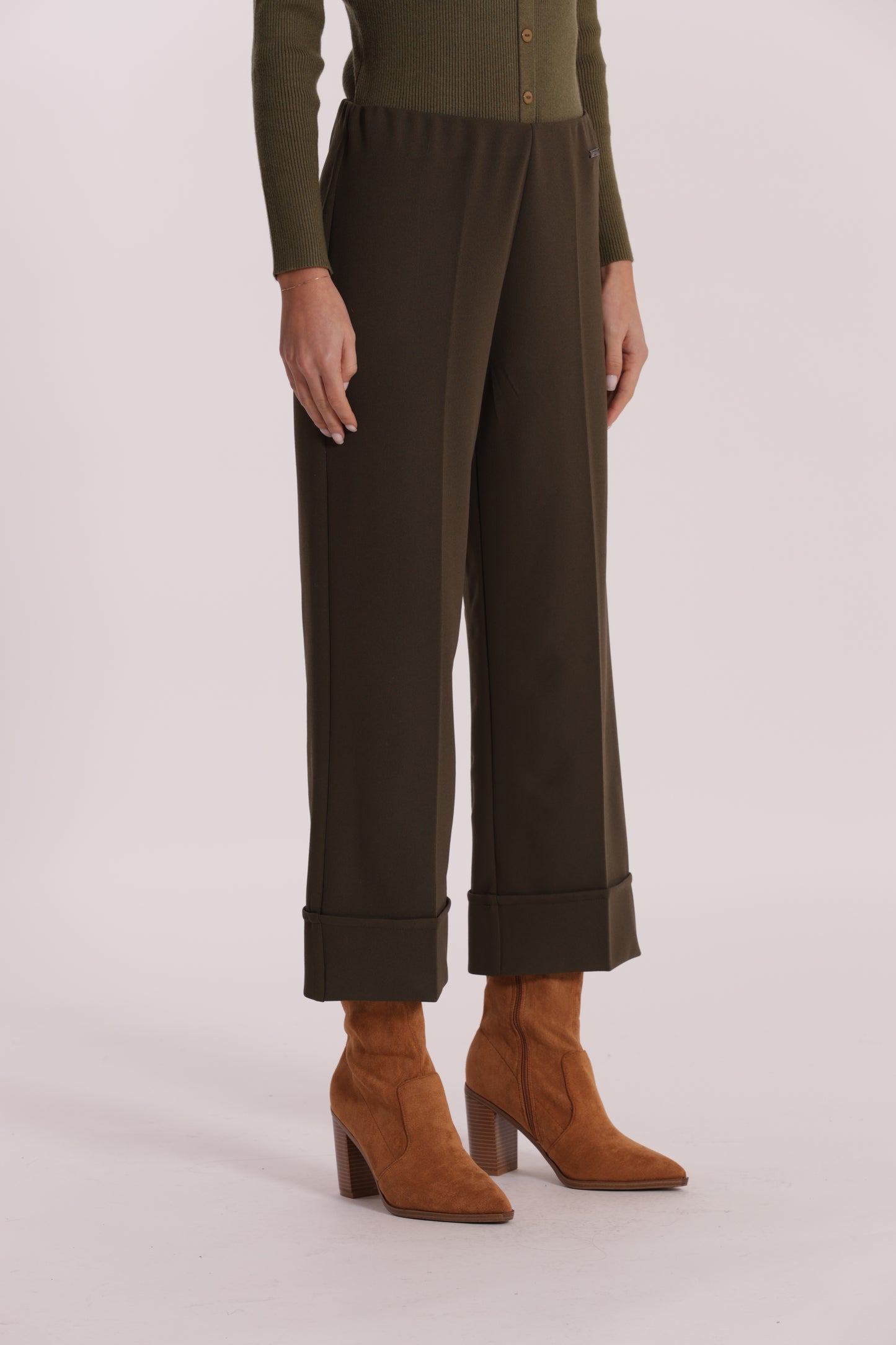 PANTALONE CROPPED CON RISVOLTO IN CREPE