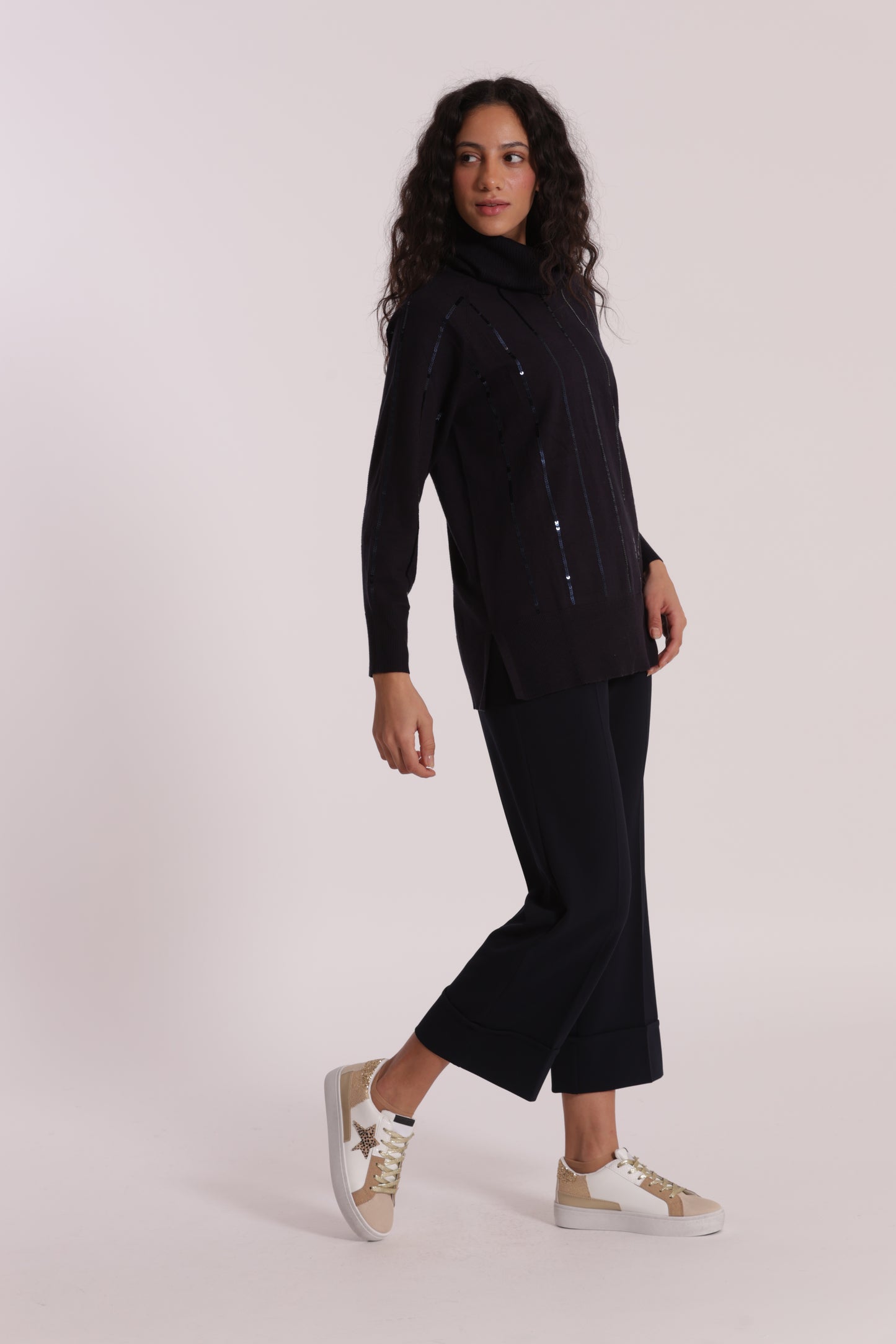PANTALONE CROPPED CON RISVOLTO IN CREPE
