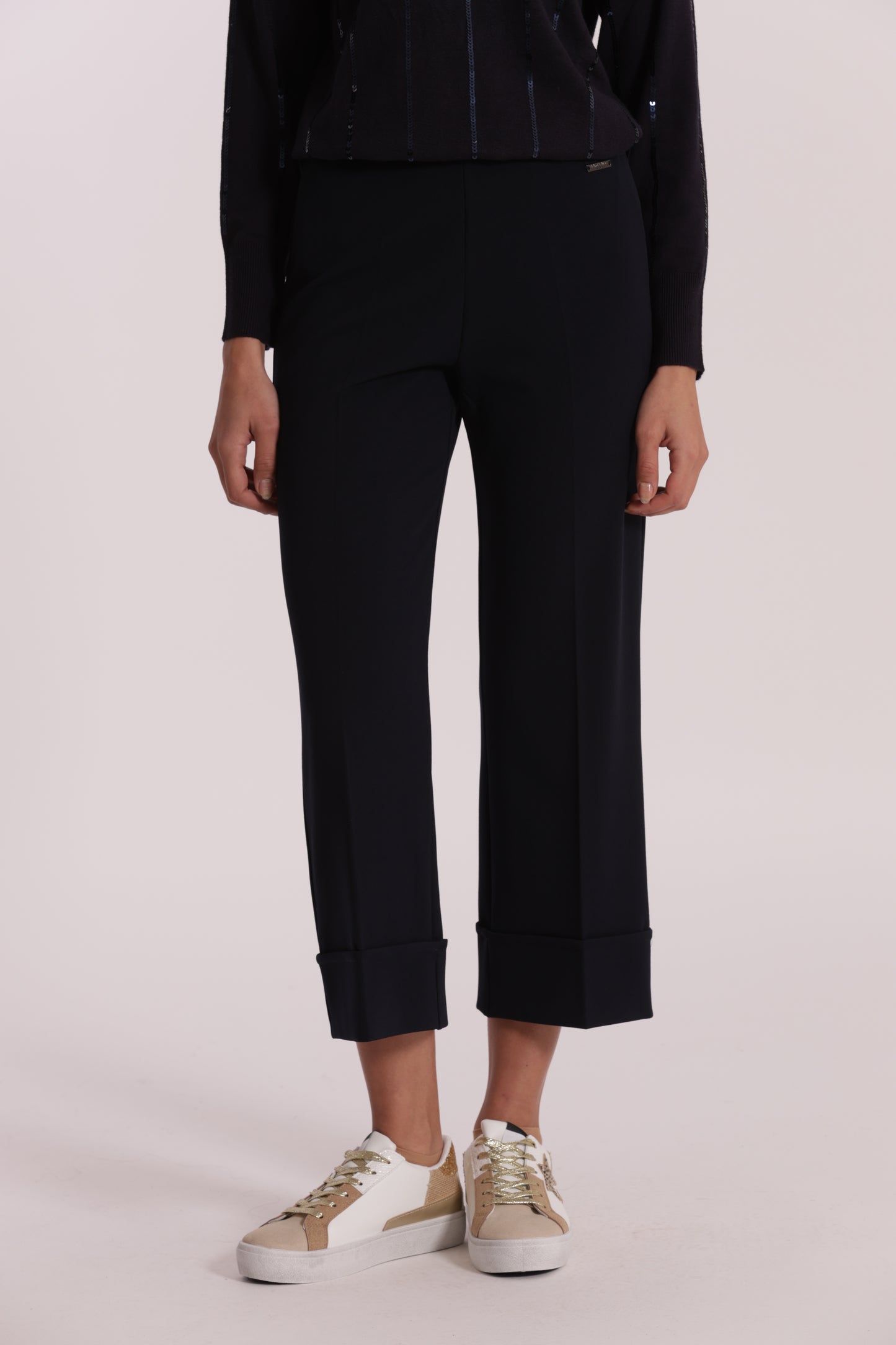 PANTALONE CROPPED CON RISVOLTO IN CREPE