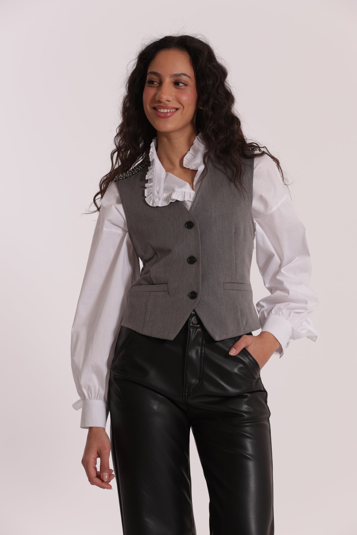 GILET CON PASSAMANERIA RICAMATA