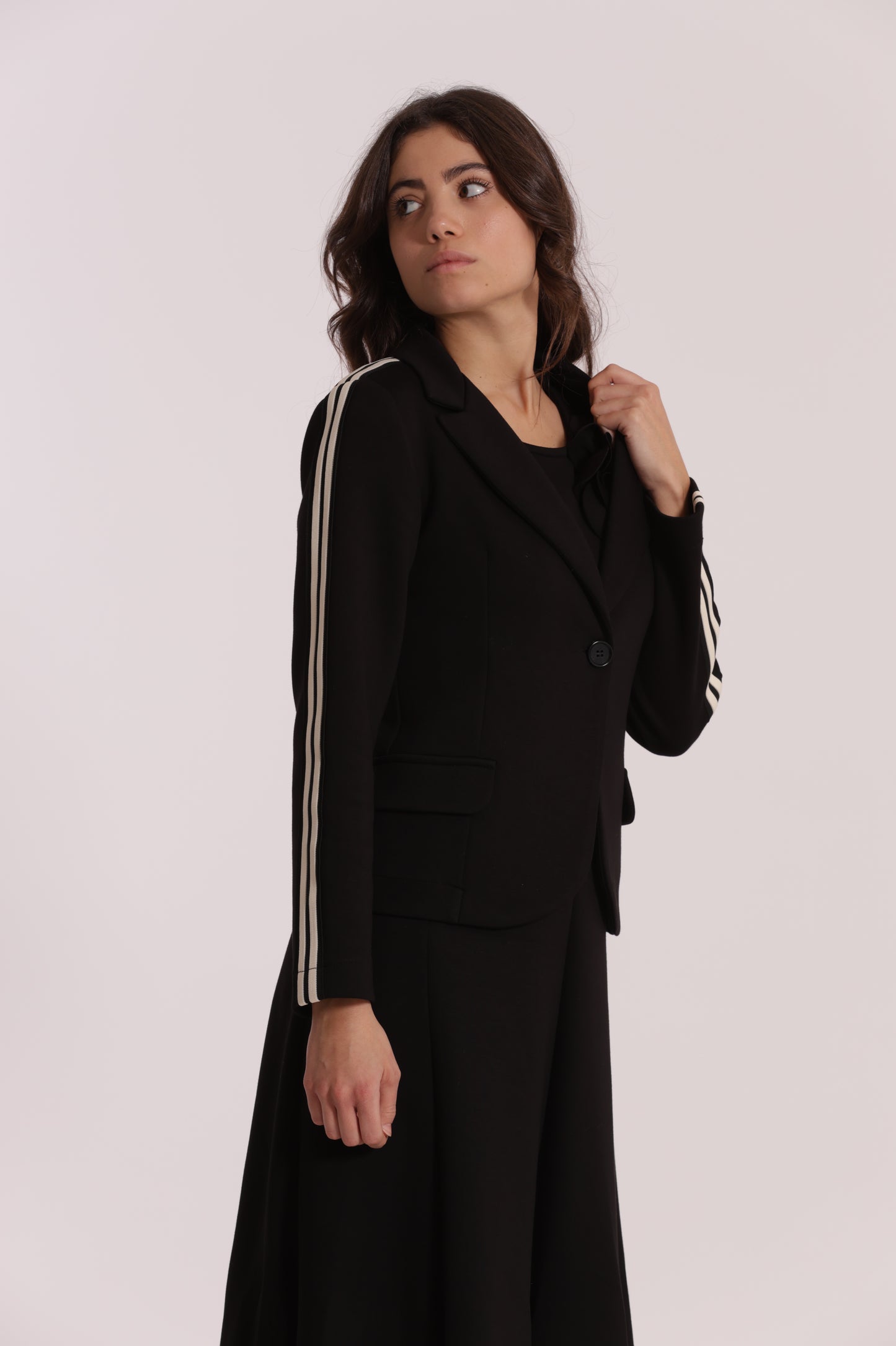 GIACCA CORTA IN NEOPRENE CON PASSAMANERIA