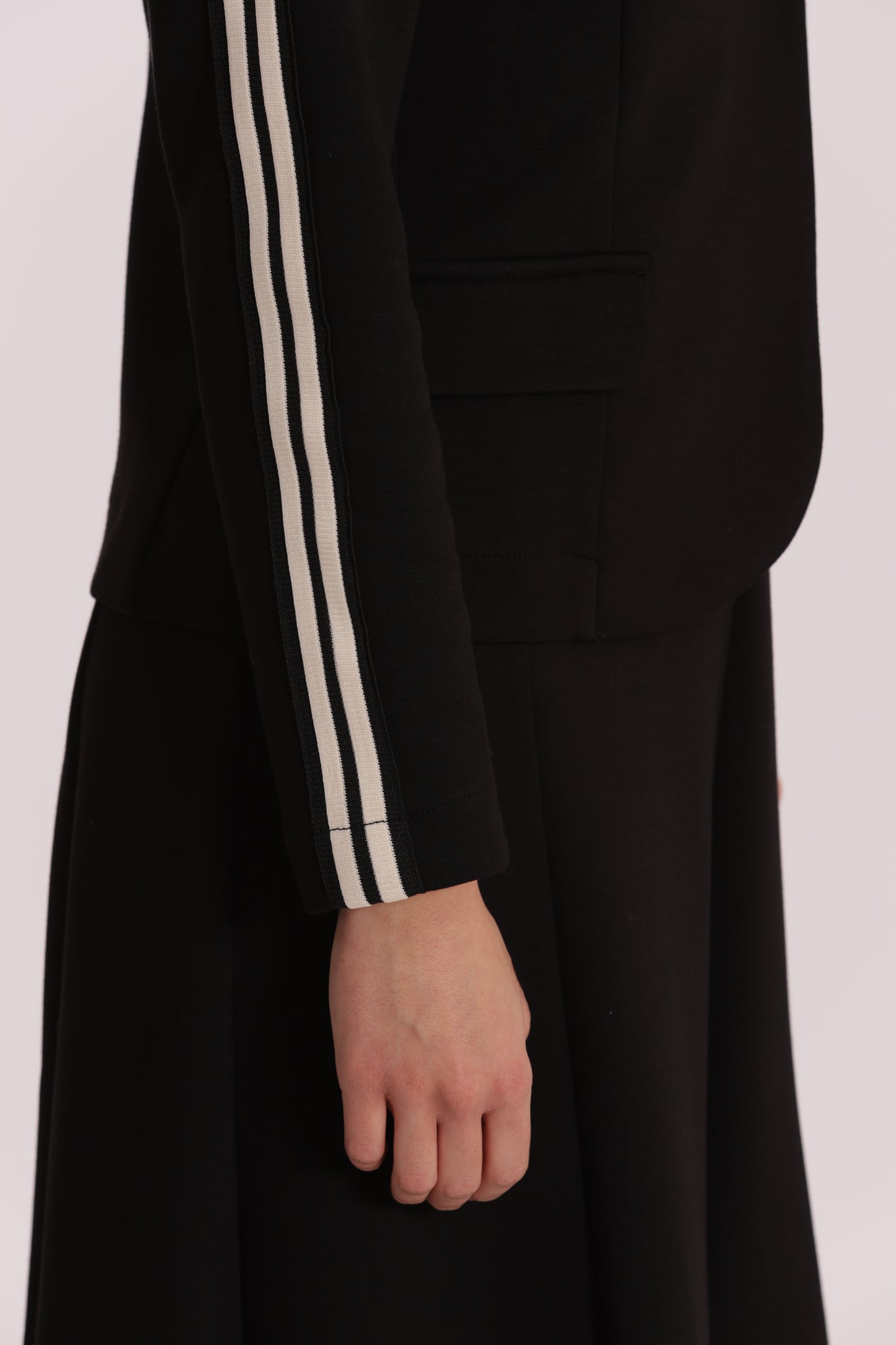 GIACCA CORTA IN NEOPRENE CON PASSAMANERIA
