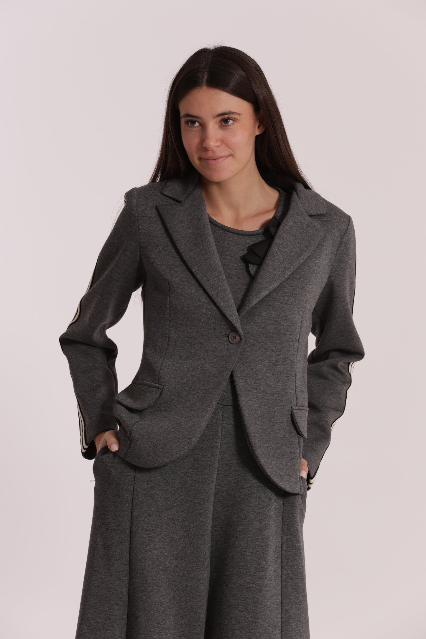 GIACCA CORTA IN NEOPRENE CON PASSAMANERIA