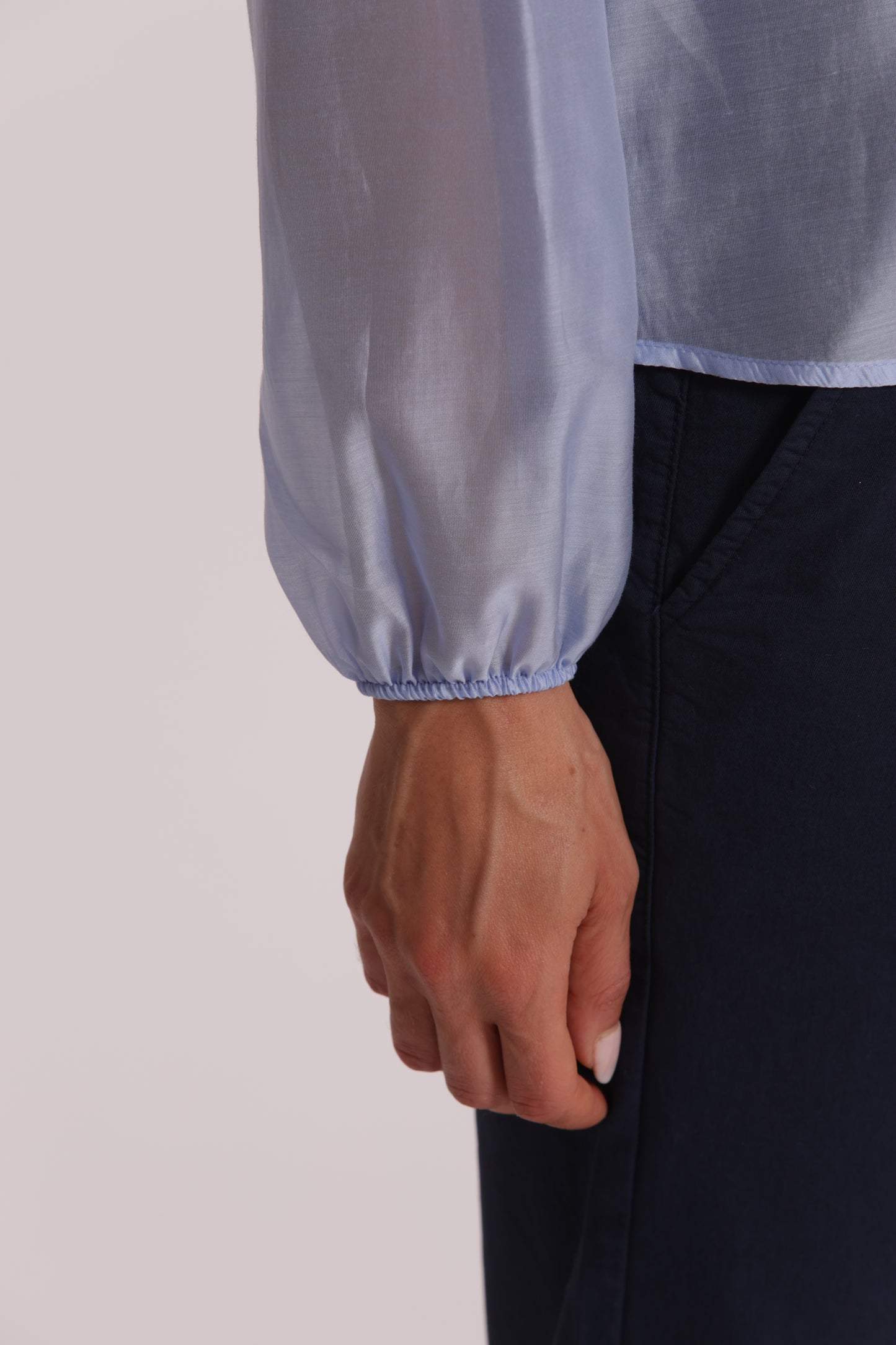 BLUSA A MANICHE LUNGHE CON ROUCHES