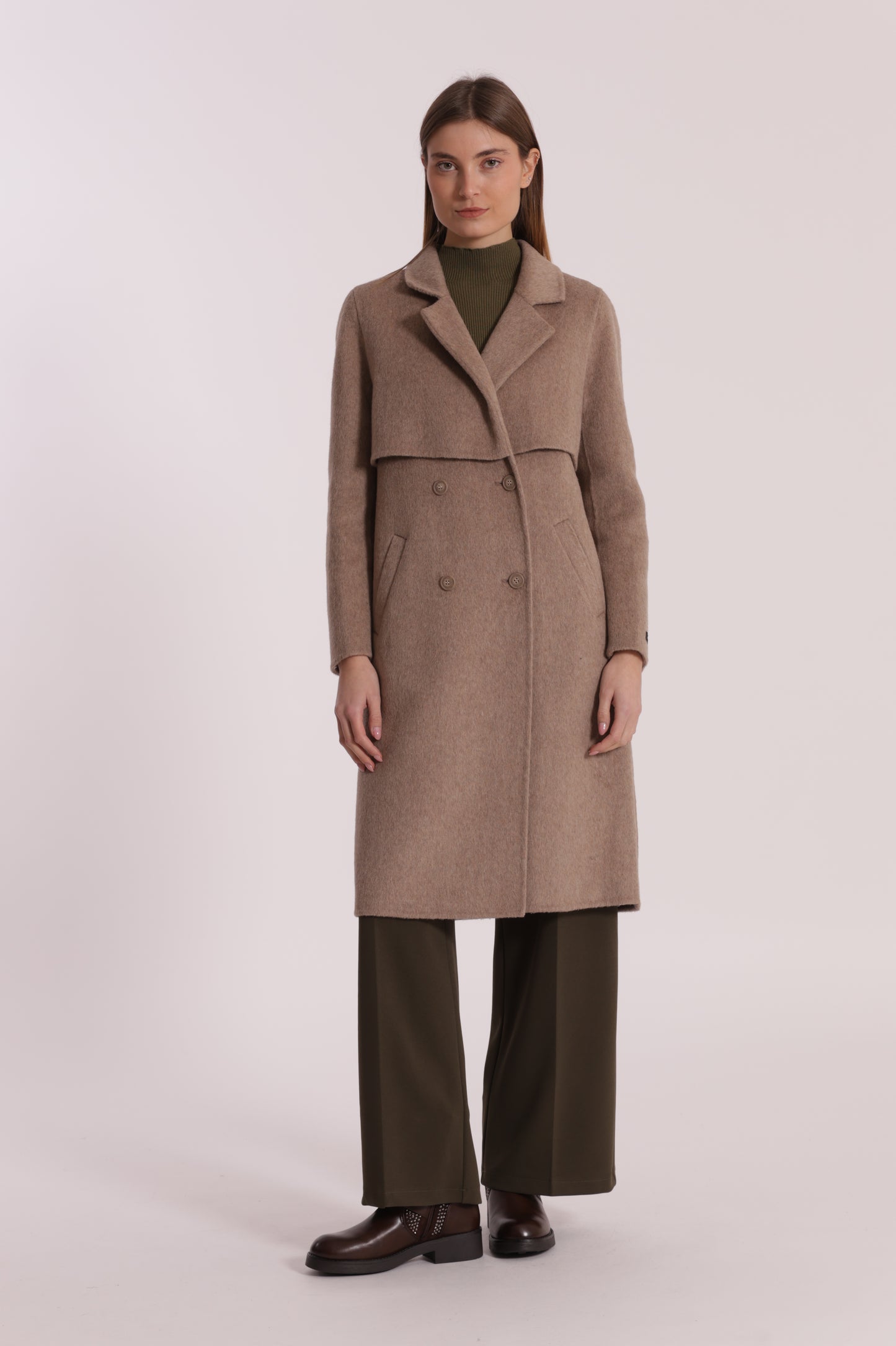 CAPPOTTO BARONETTO CON DETTAGLIO