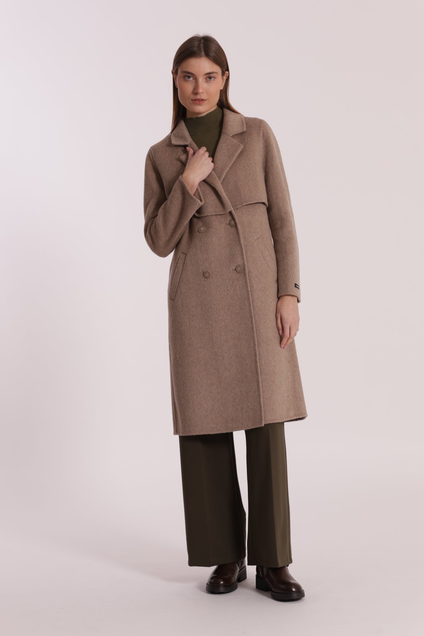 CAPPOTTO BARONETTO CON DETTAGLIO