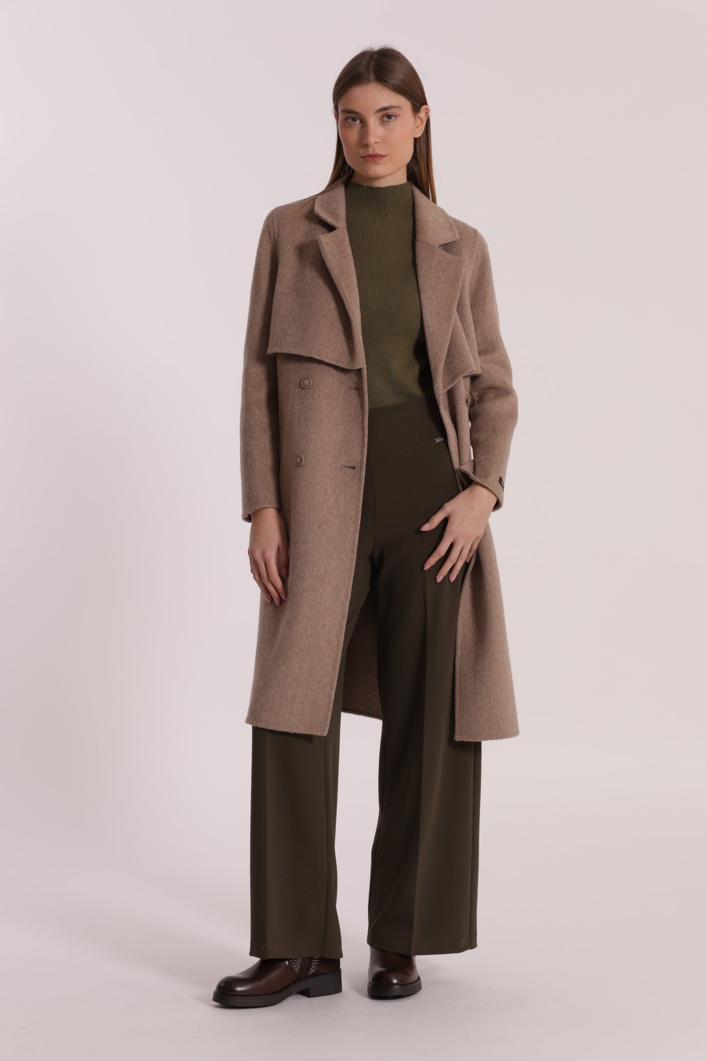 CAPPOTTO BARONETTO CON DETTAGLIO