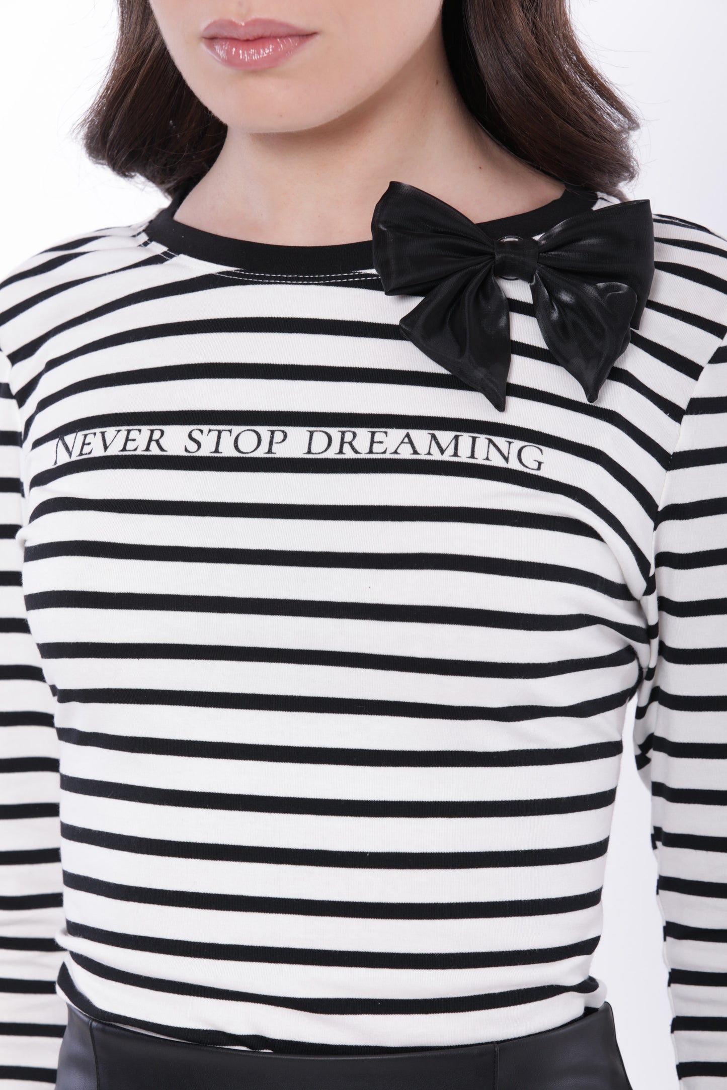 T-SHIRT "NEVER STOP DREAMING" A RIGHE