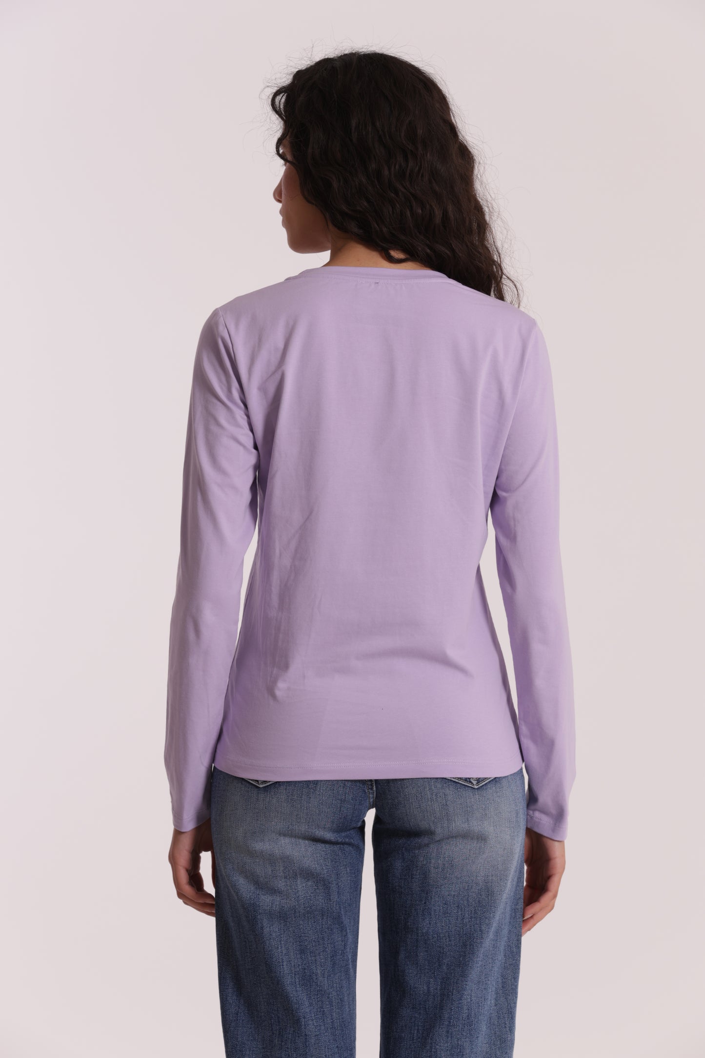 T-SHIRT "ADVENTURE AWAITS"
