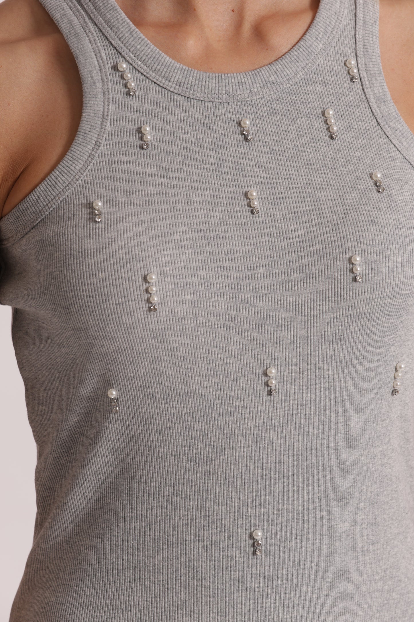 TOP CANOTTA A COSTE CON DETTAGLI IN STRASS