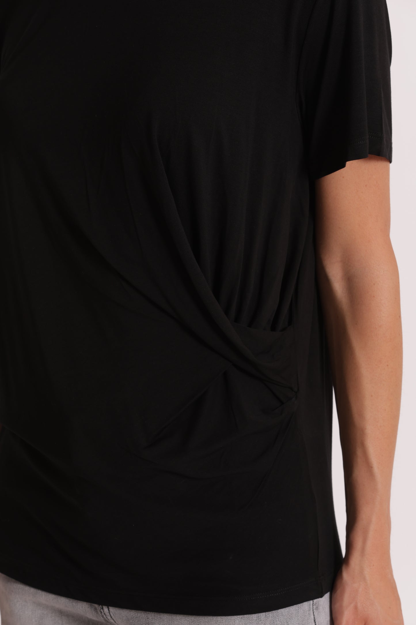 T-SHIRT MEZZE MANICHE CON ARRICCIO LATERALE