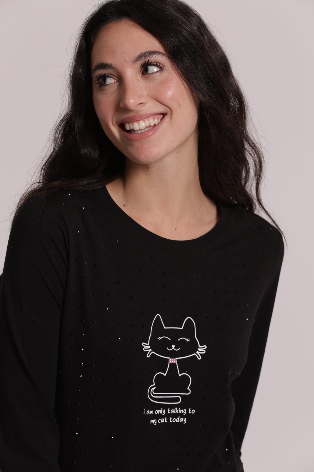 T-SHIRT MANICHE LUNGHE CON GATTO E STRASS FRONTALI