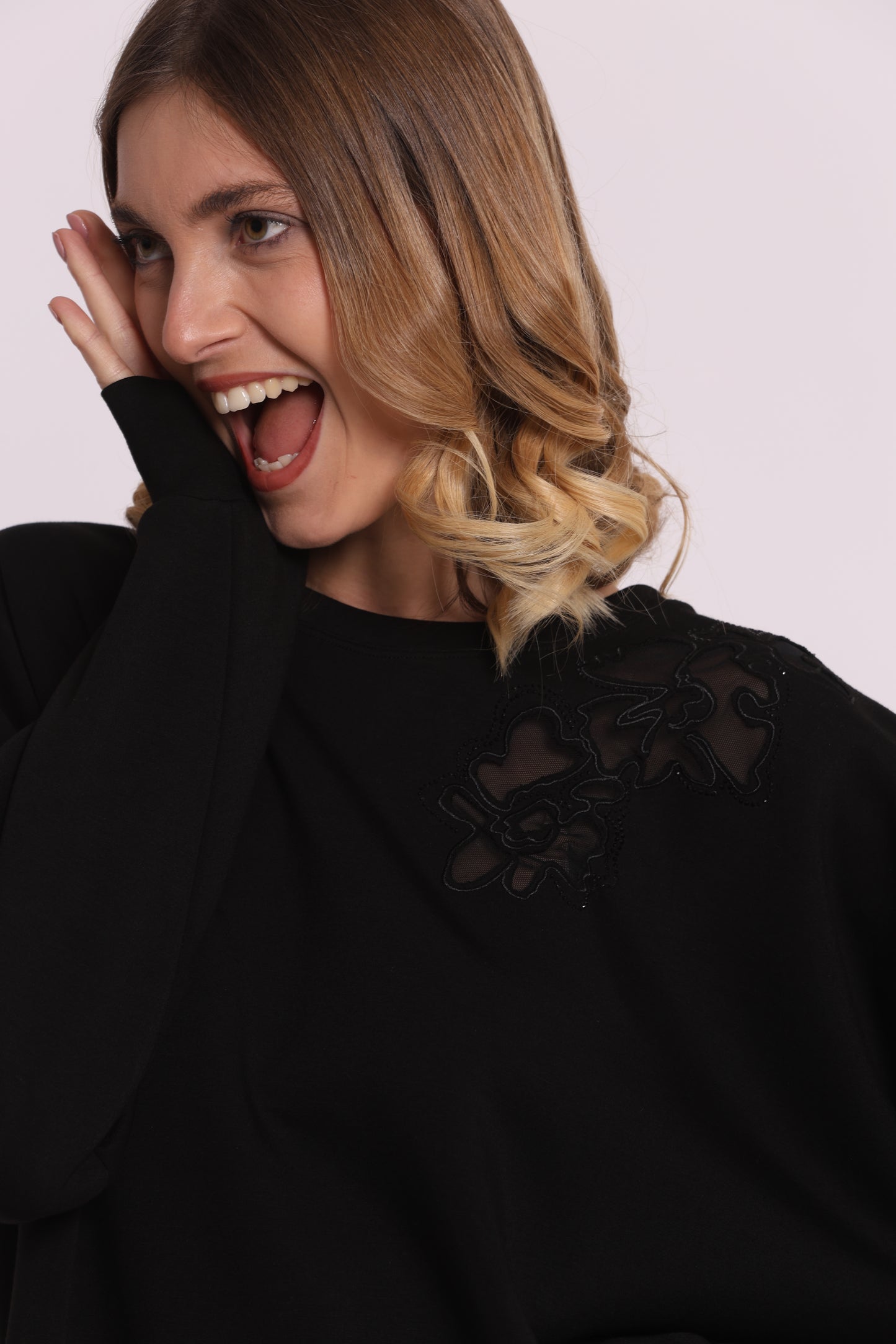 ABITO IN FELPA CON TRASPARENZE E STRASS