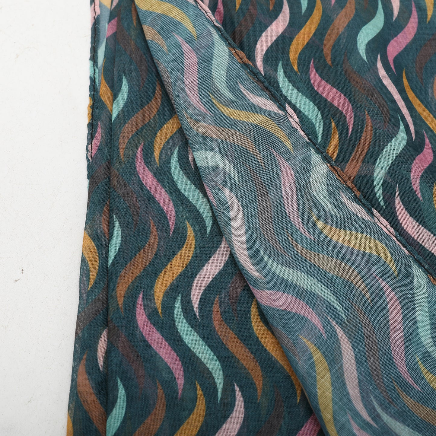 FOULARD CON ONDINE (180X80 cm)
