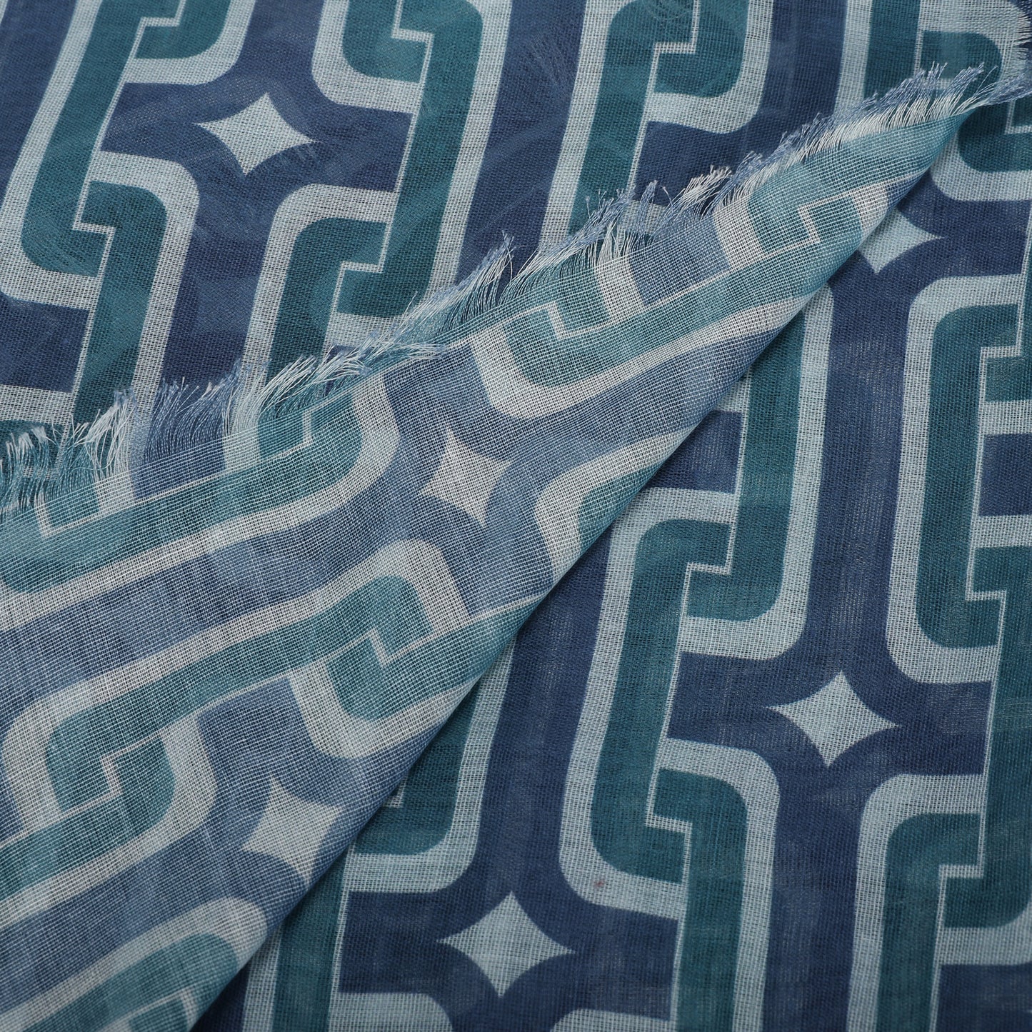 FOULARD CON STAMPA ARABA (135X135 cm)