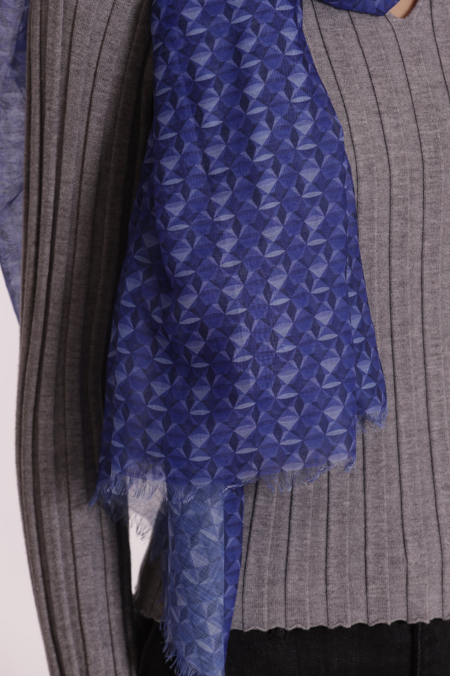 FOULARD GEOMETRICO (135X135 cm)