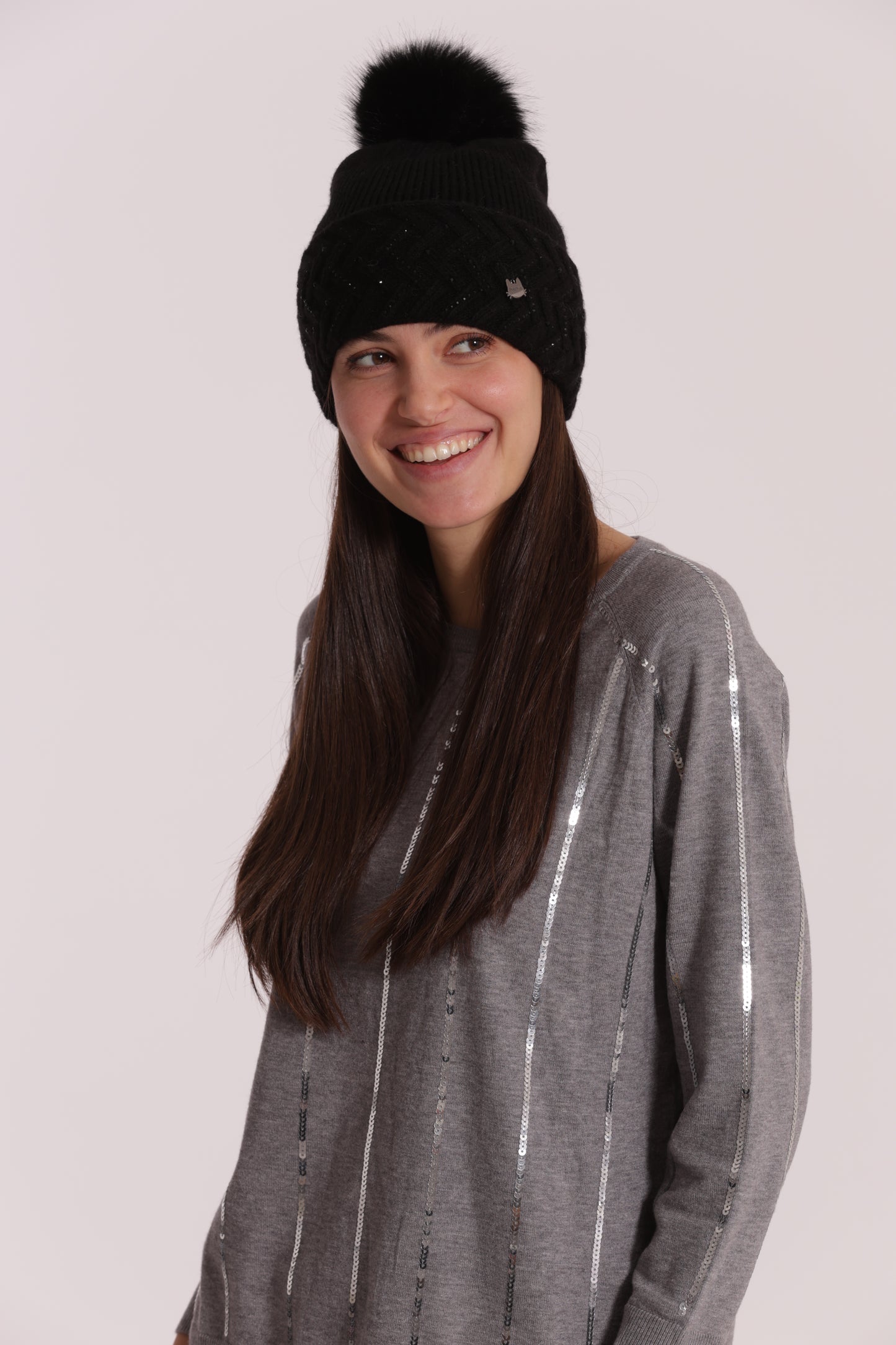 BERRETTO CON STRASS A ZIG ZAG E PON PON