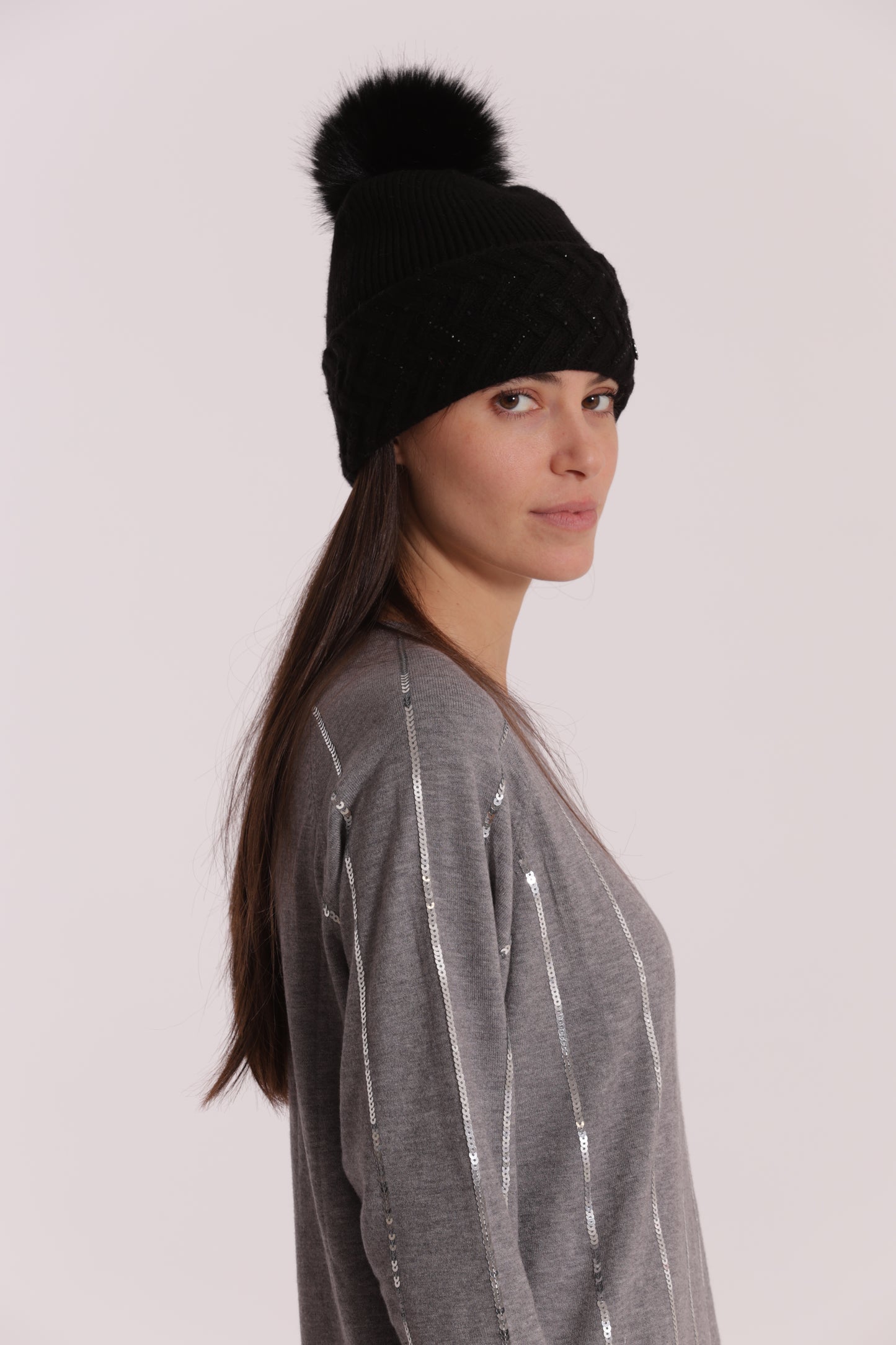 BERRETTO CON STRASS A ZIG ZAG E PON PON