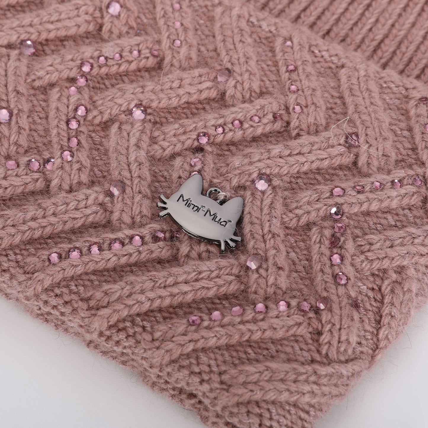 BERRETTO CON STRASS A ZIG ZAG E PON PON