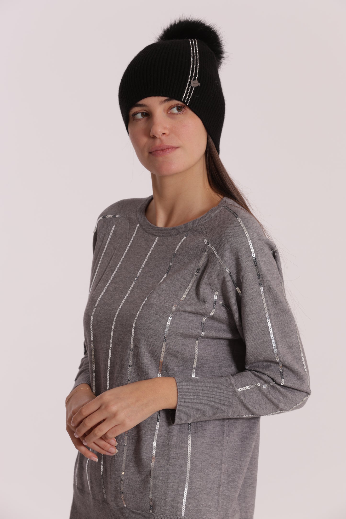BERRETTO CON 3 STRISCE DI STRASS E PON PON