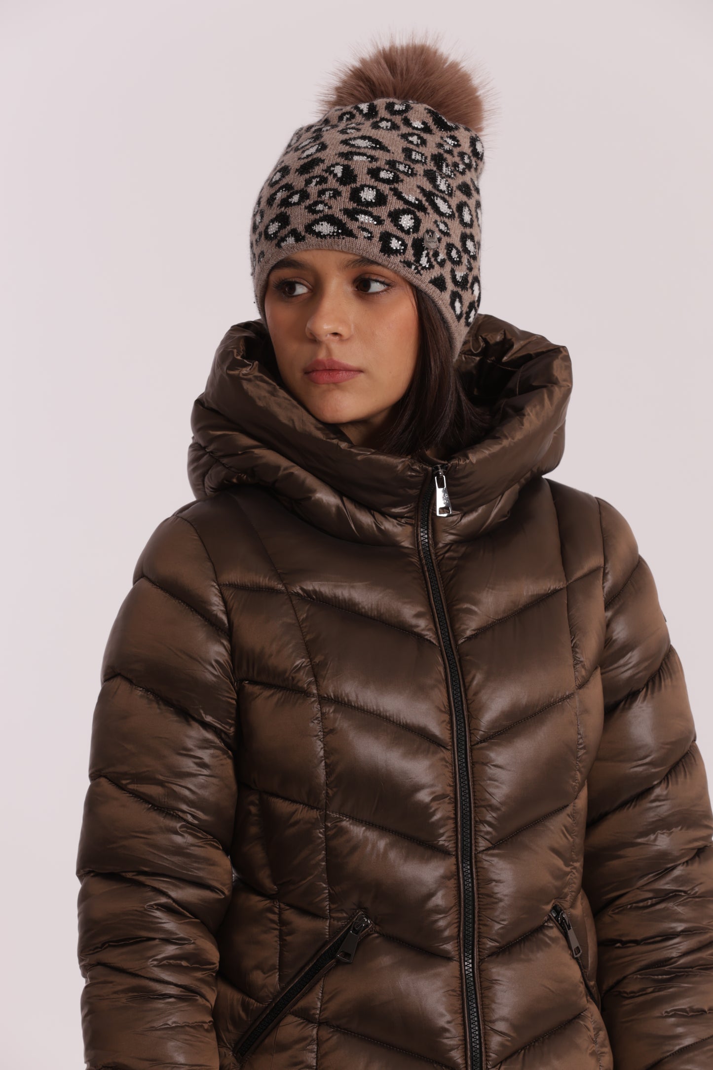 BERRETTO LEOPARDATO CON STRASS E PON PON