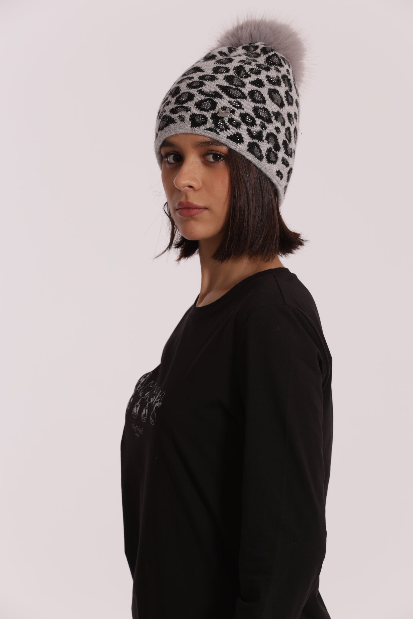 BERRETTO LEOPARDATO CON STRASS E PON PON