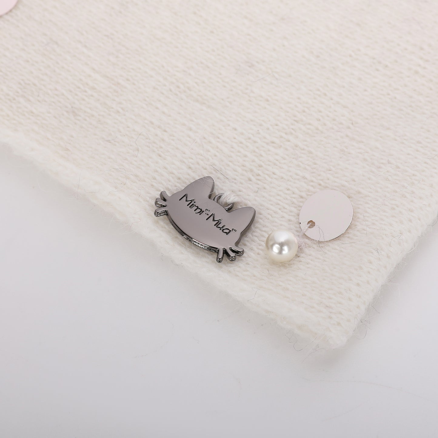 GIROCOLLO CON PERLE E PAILLETTES