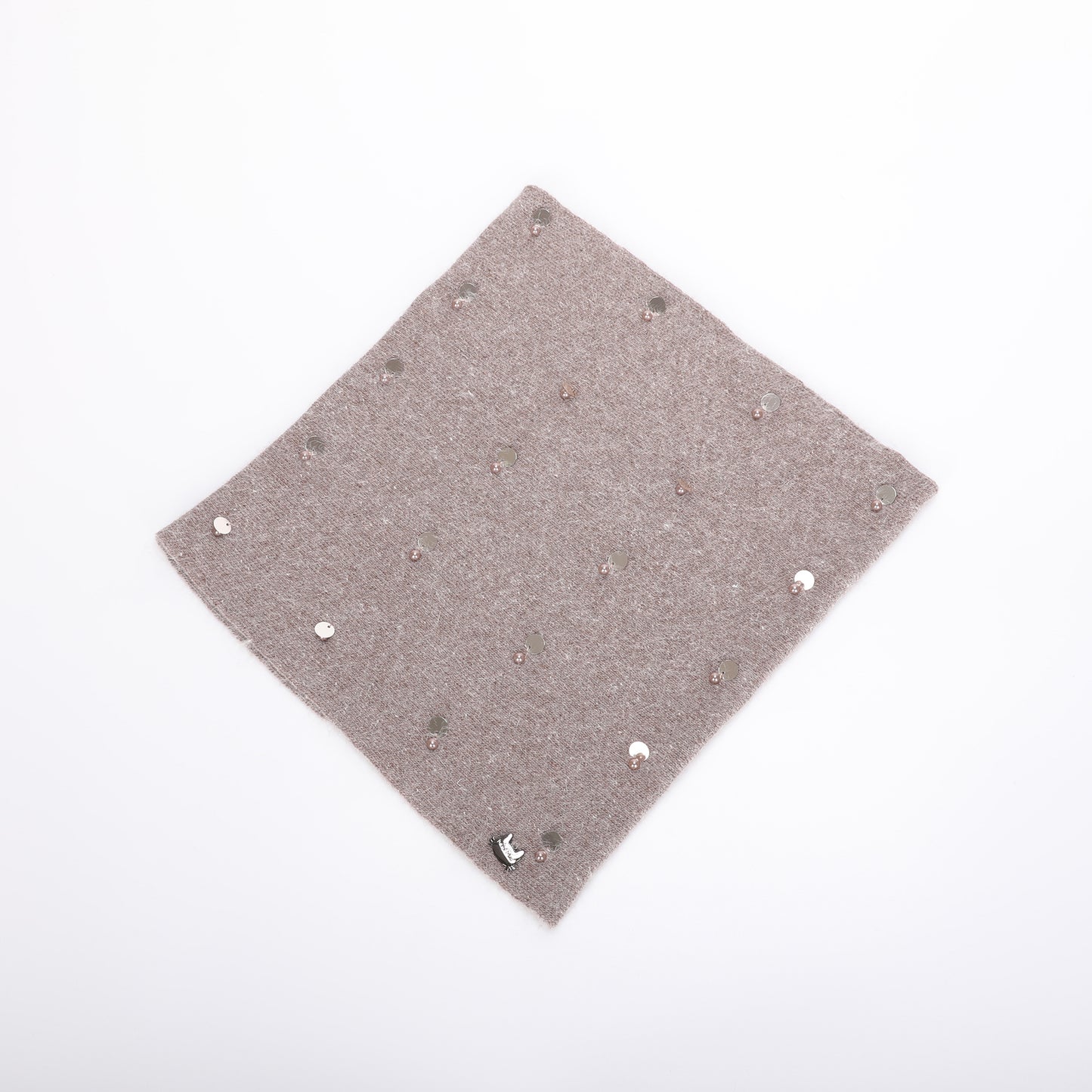 GIROCOLLO CON PERLE E PAILLETTES