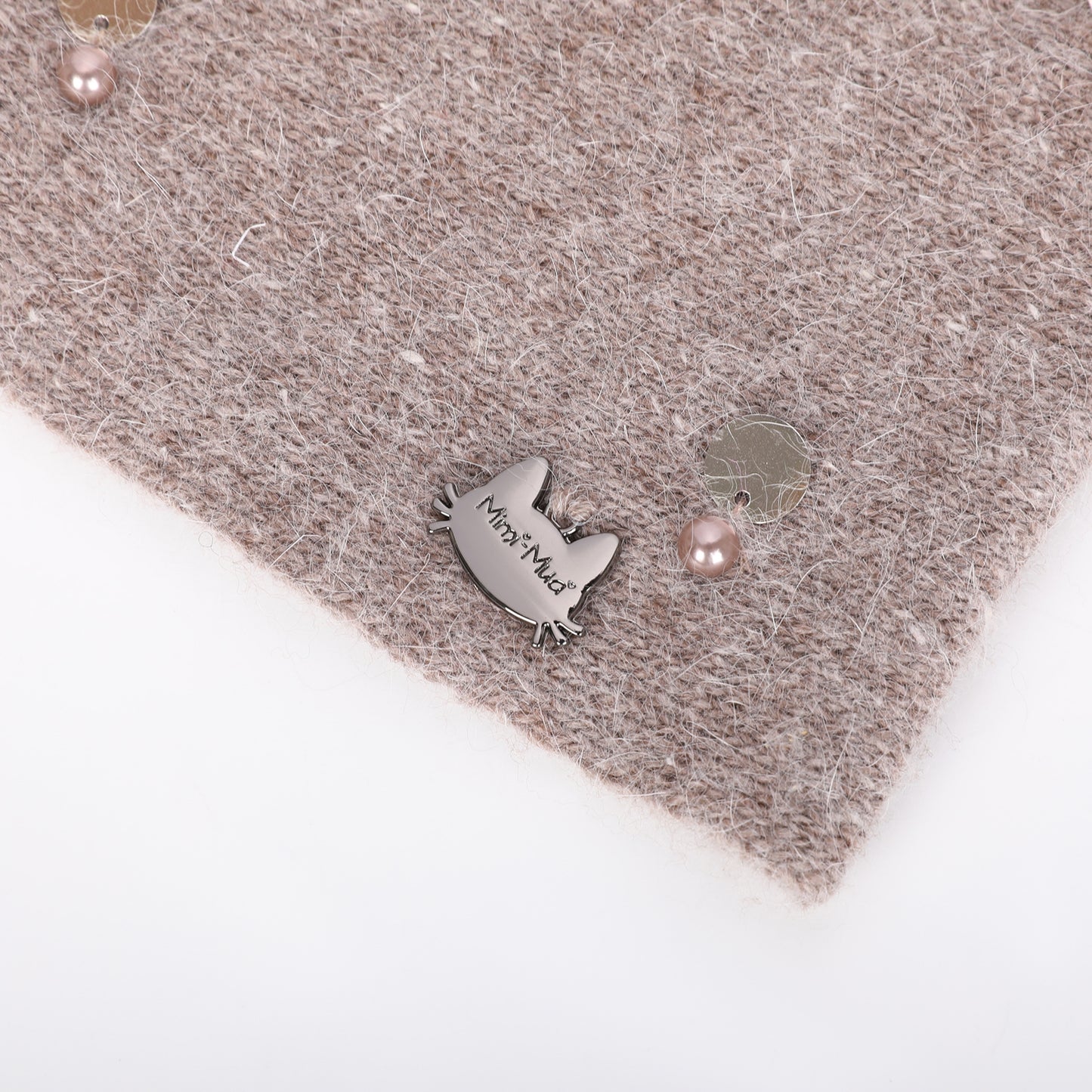 GIROCOLLO CON PERLE E PAILLETTES