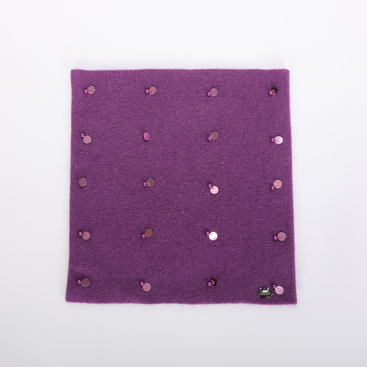 GIROCOLLO CON PERLE E PAILLETTES