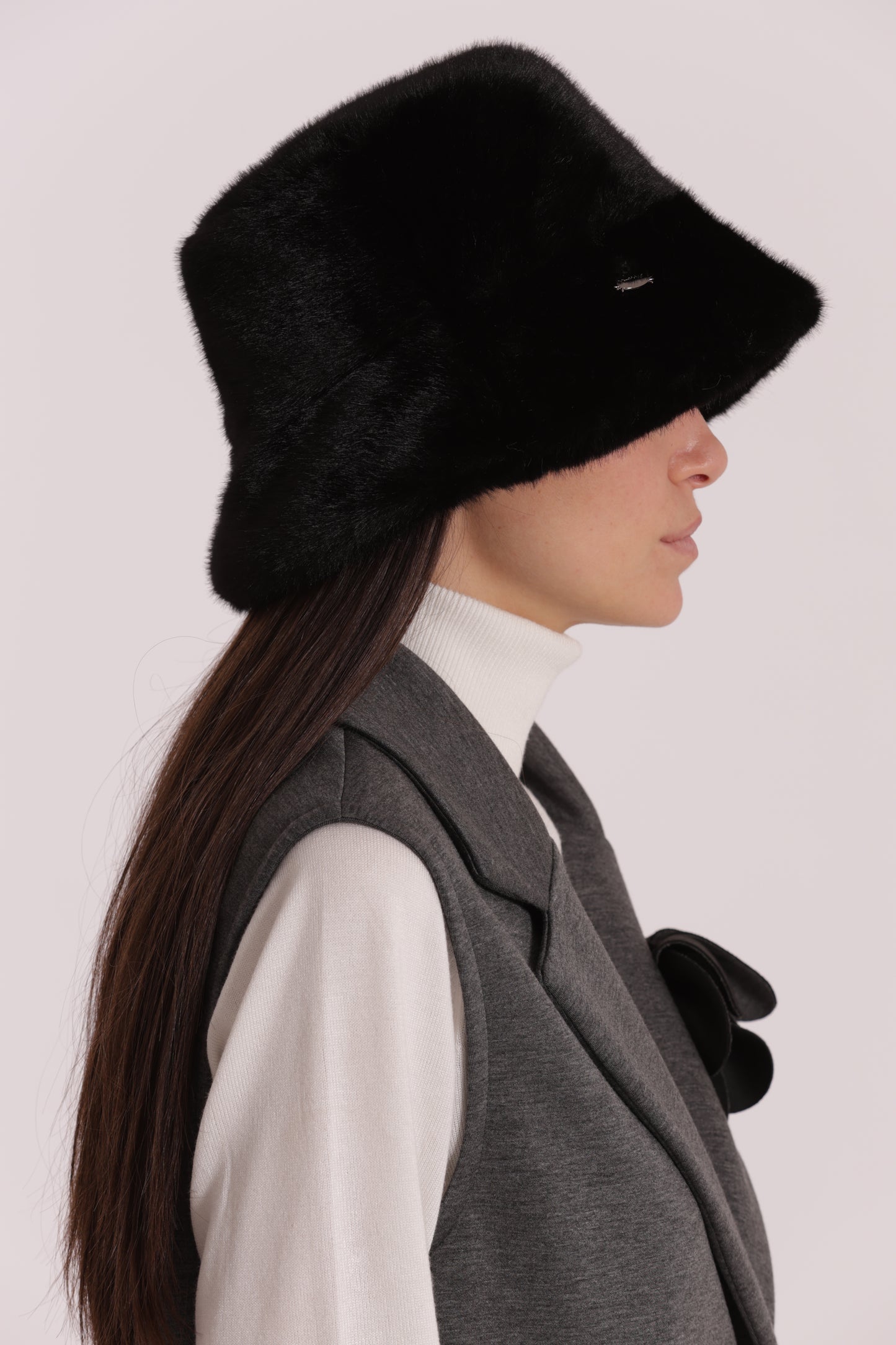CAPPELLO CLOCHE CON PELO MORBIDO