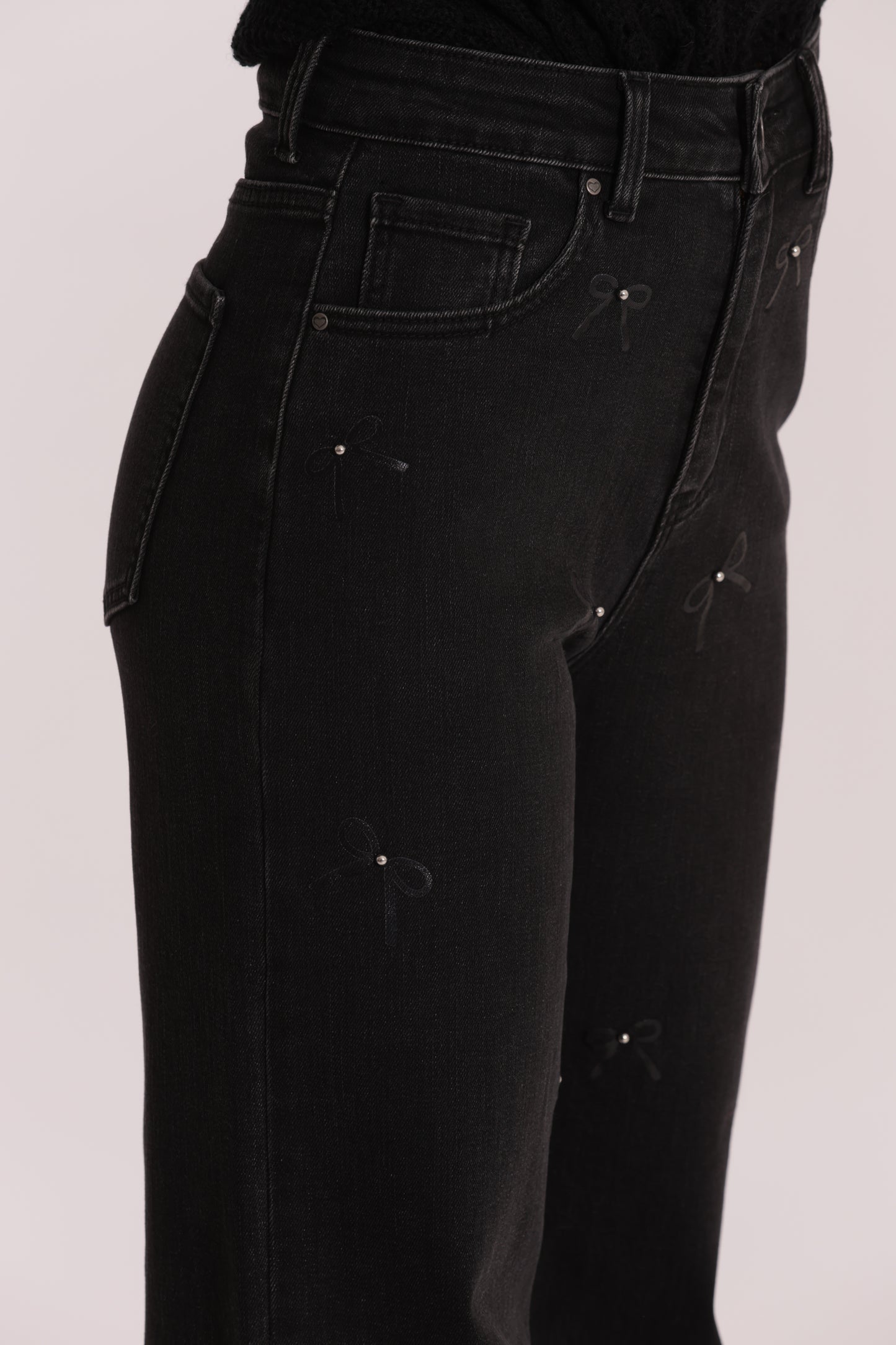 JEANS WIDE LEG CON STAMPA FIOCCO