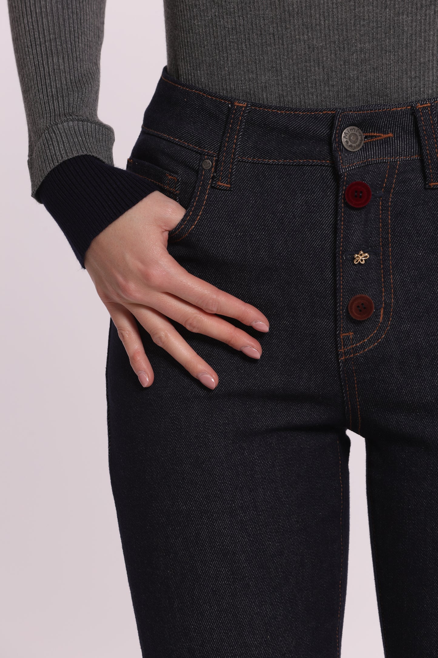 JEANS SIGARETTA CON BOTTONI VELLUTO E GIOIELLO